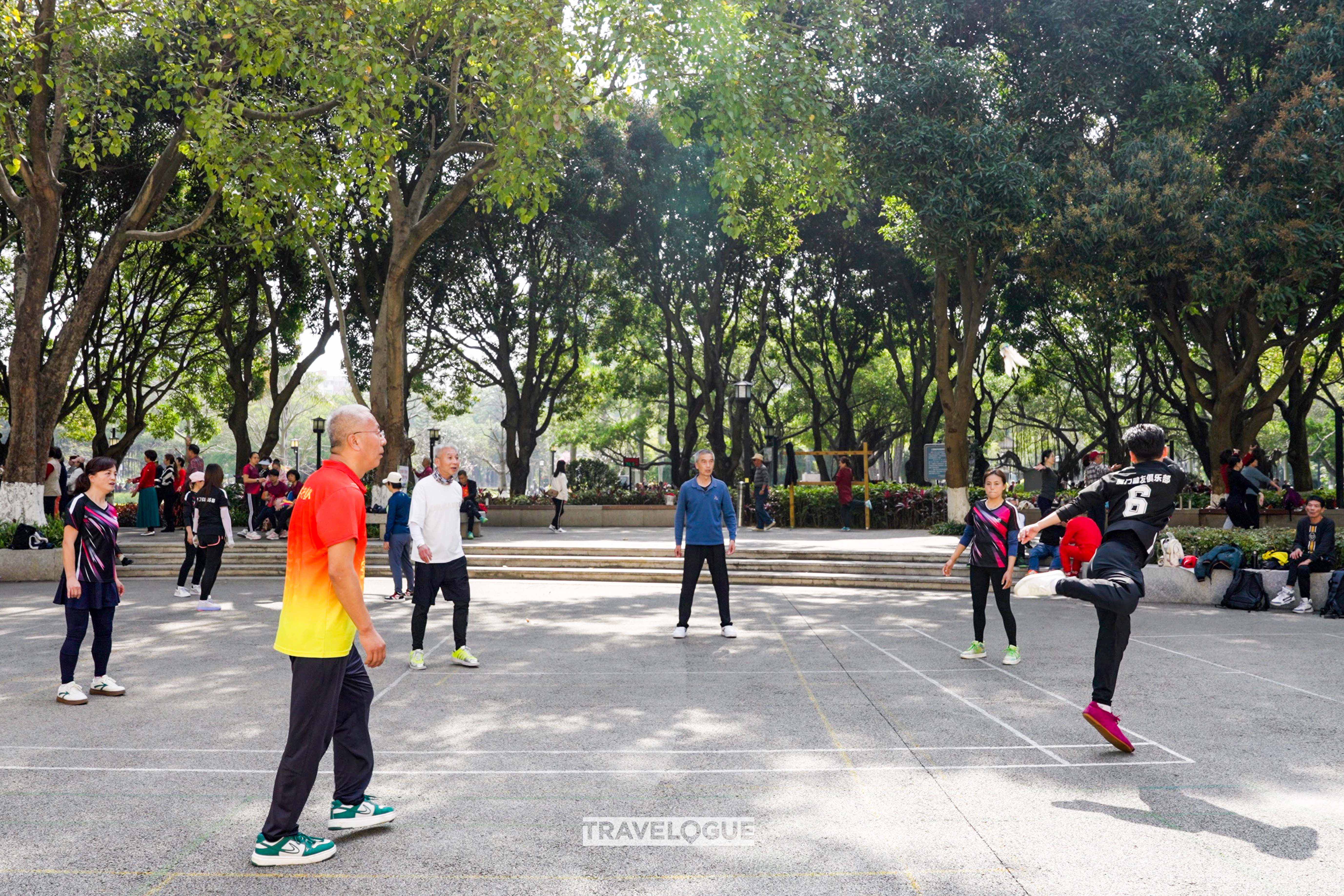 Locals do morning exercises at Zhongshan Park in Xiamen, Fujian Province. /CGTN
