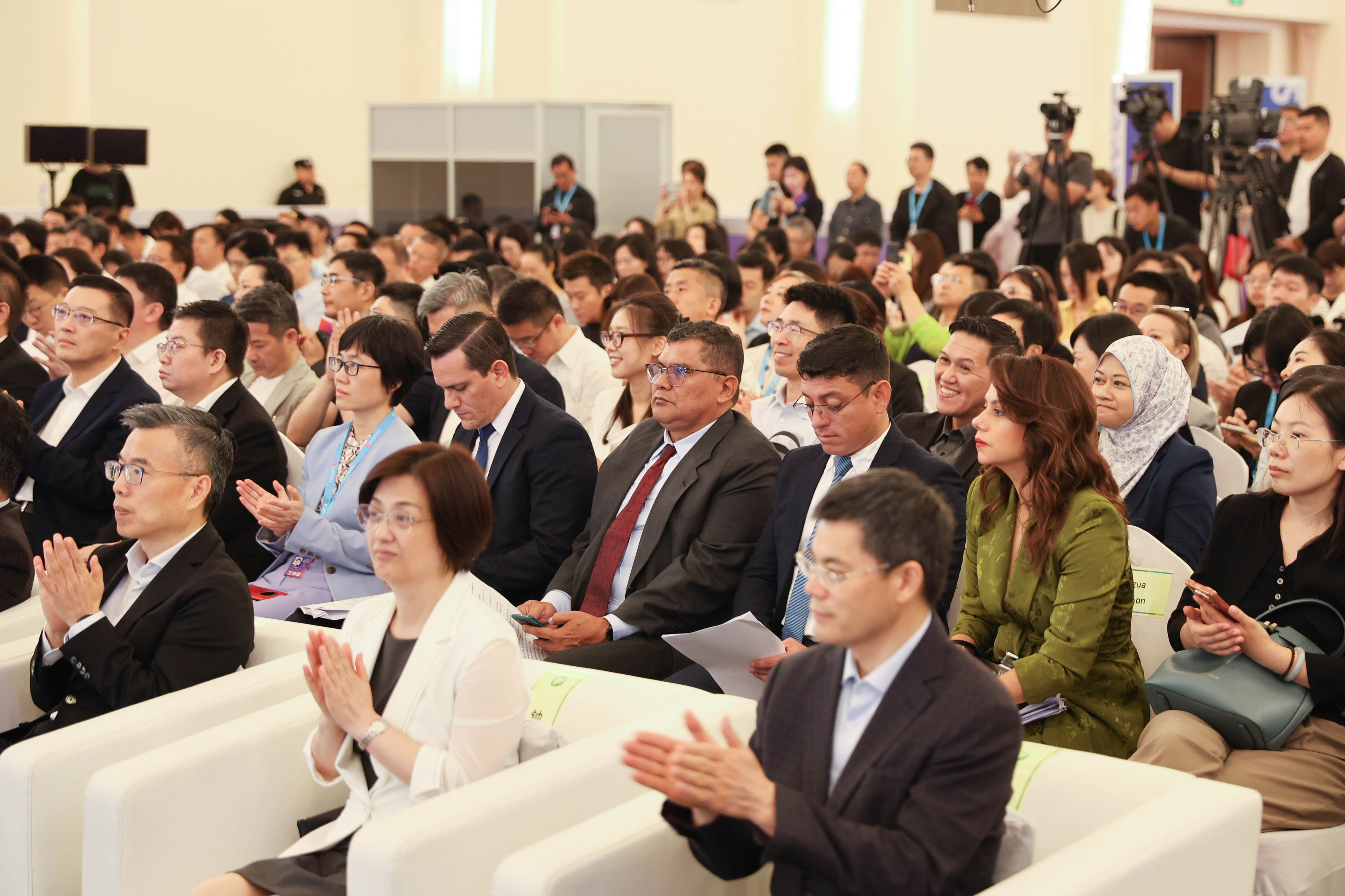 Attendees at the opening ceremony of the 29th Shanghai TV Festival, June 24, 2024. /CFP