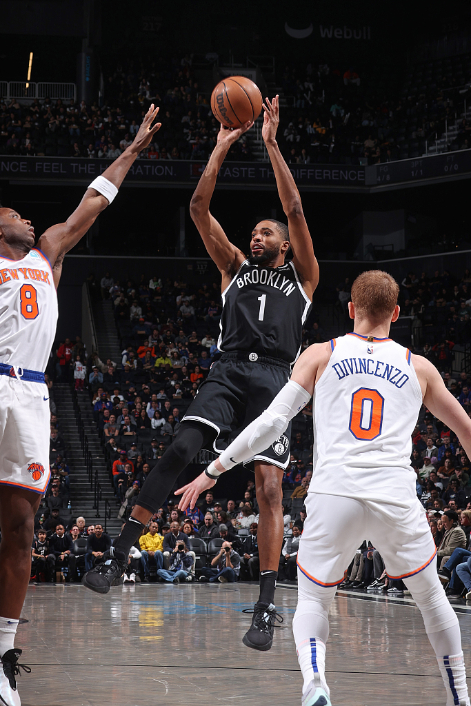 Mikal Bridges (#1) of the Brooklyn Nets shoots in a game against the New York Knicks at the Barclays Center in Brooklyn, New York, January 23, 2024. /CFP