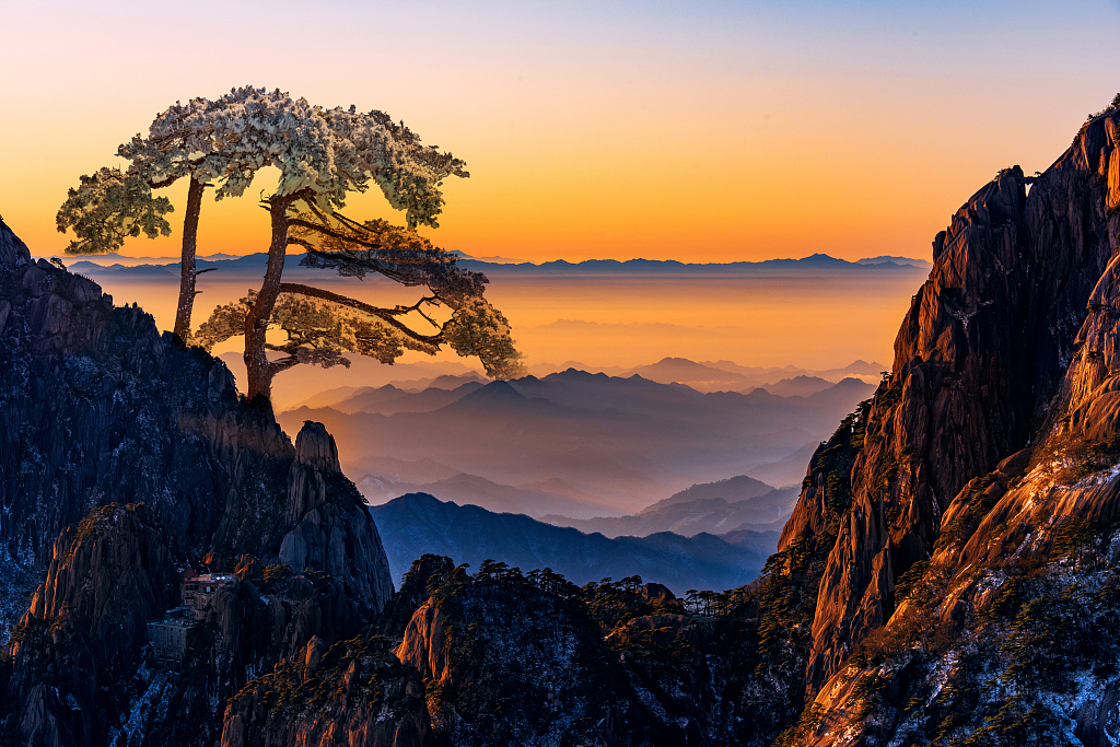 A photo shows the view of Mount Huangshan in Huangshan City, Anhui Province, China. /CFP