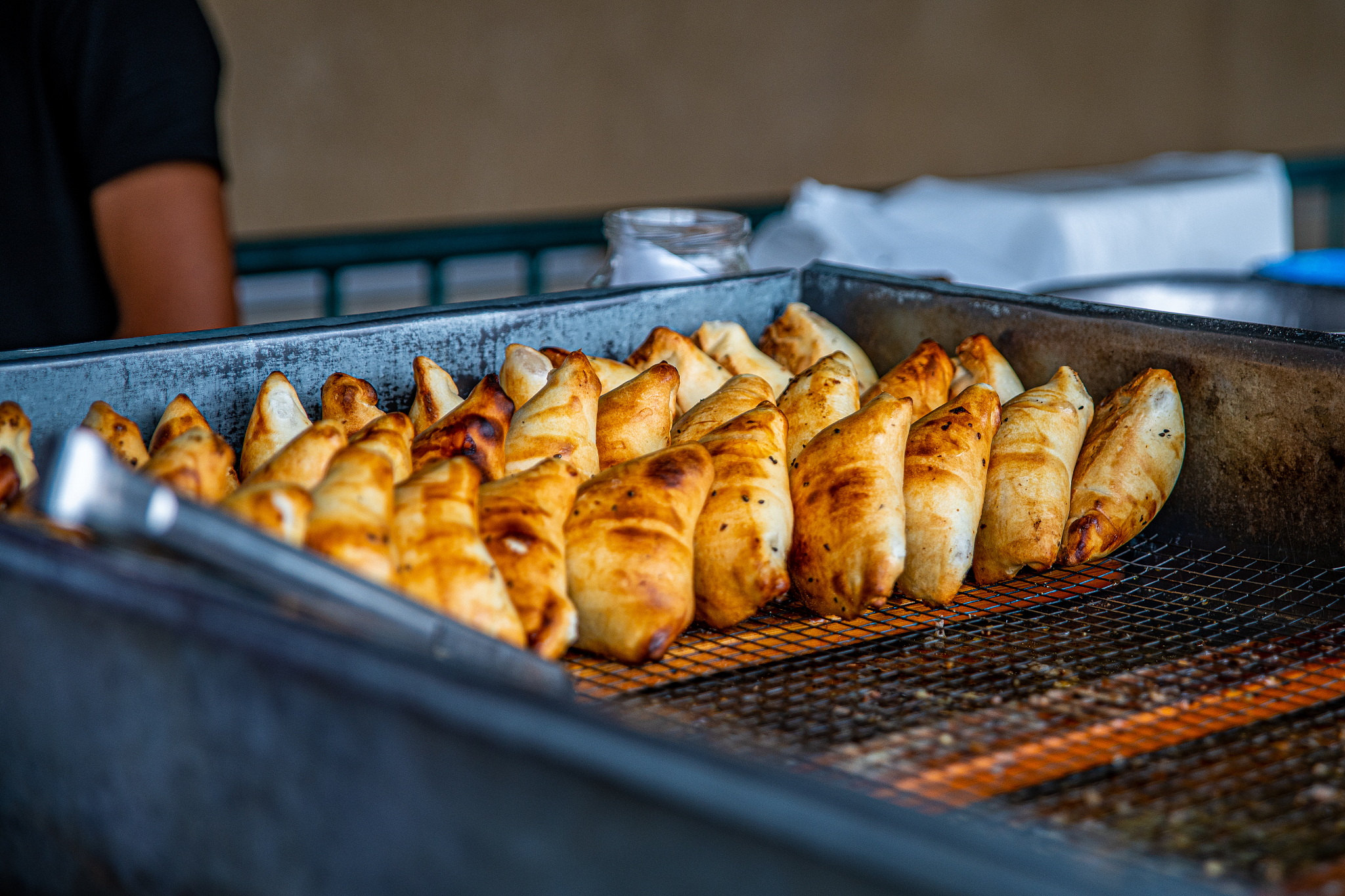 Kyrgyz samsas, a beloved pastry that captivates the taste buds with their delightful blend of flavors and textures. /CFP