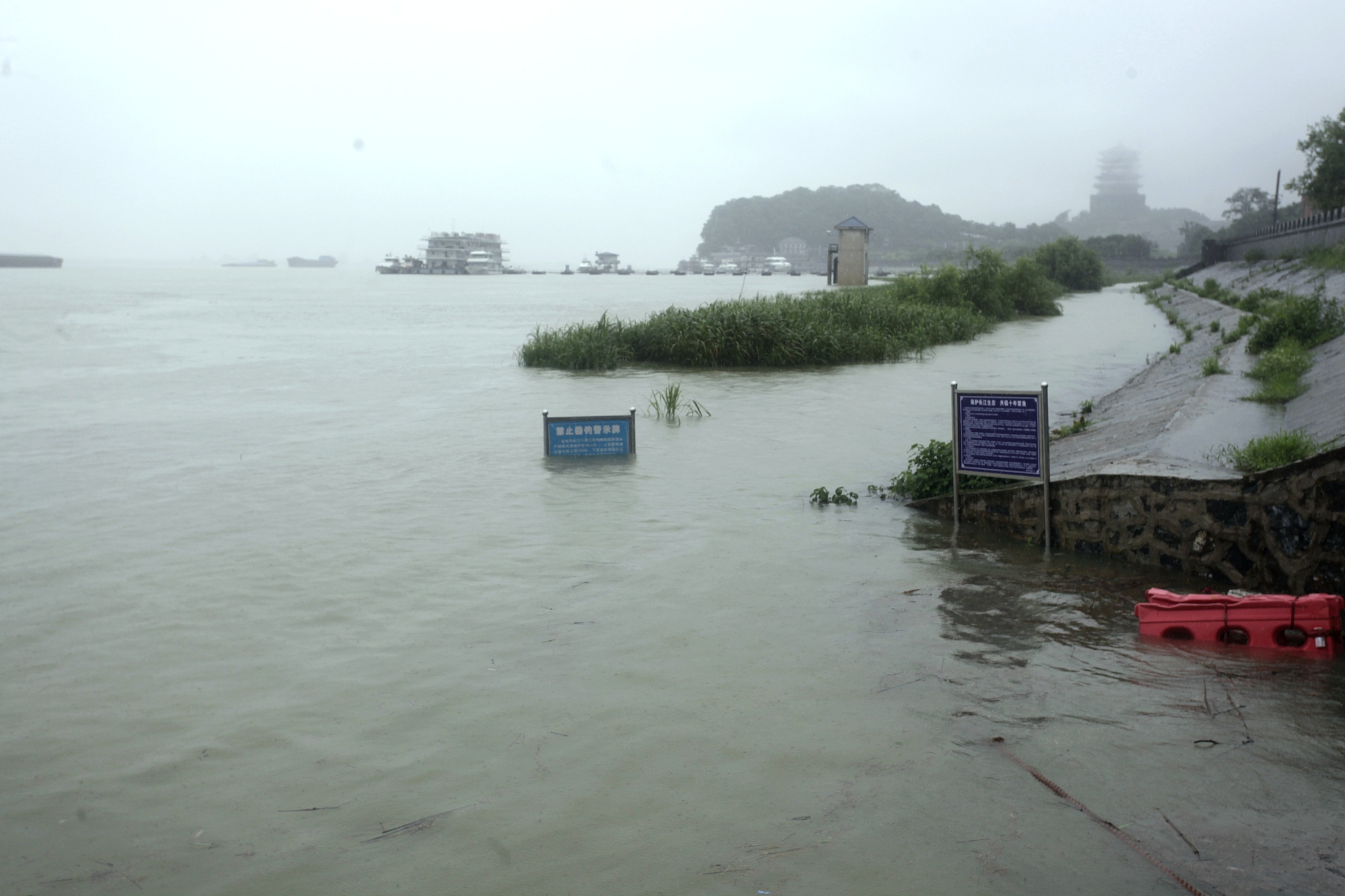 A view of the rising water level at Poyang Lake, June 27, 2024. /CFP