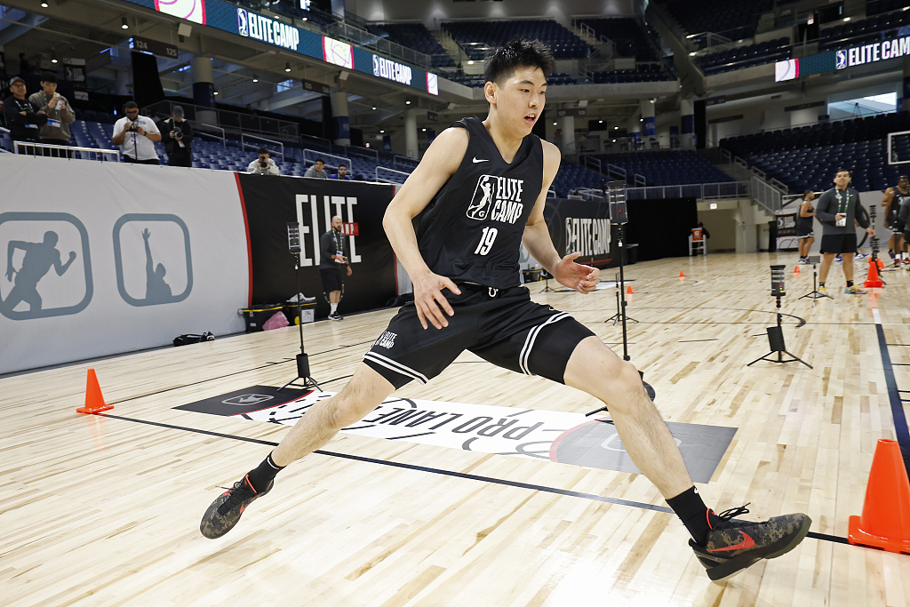 Cui Yongxi of China works in the G League Elite Camp in Chicago, Illinois, May 11, 2024. /CFP
