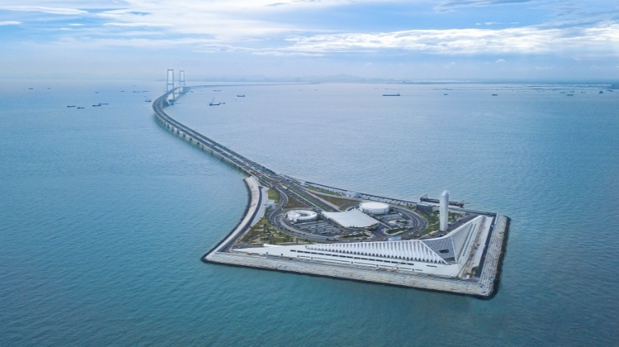 The west artificial island of the Shenzhen-Zhongshan Link in south China's Guangdong Province. /CMG