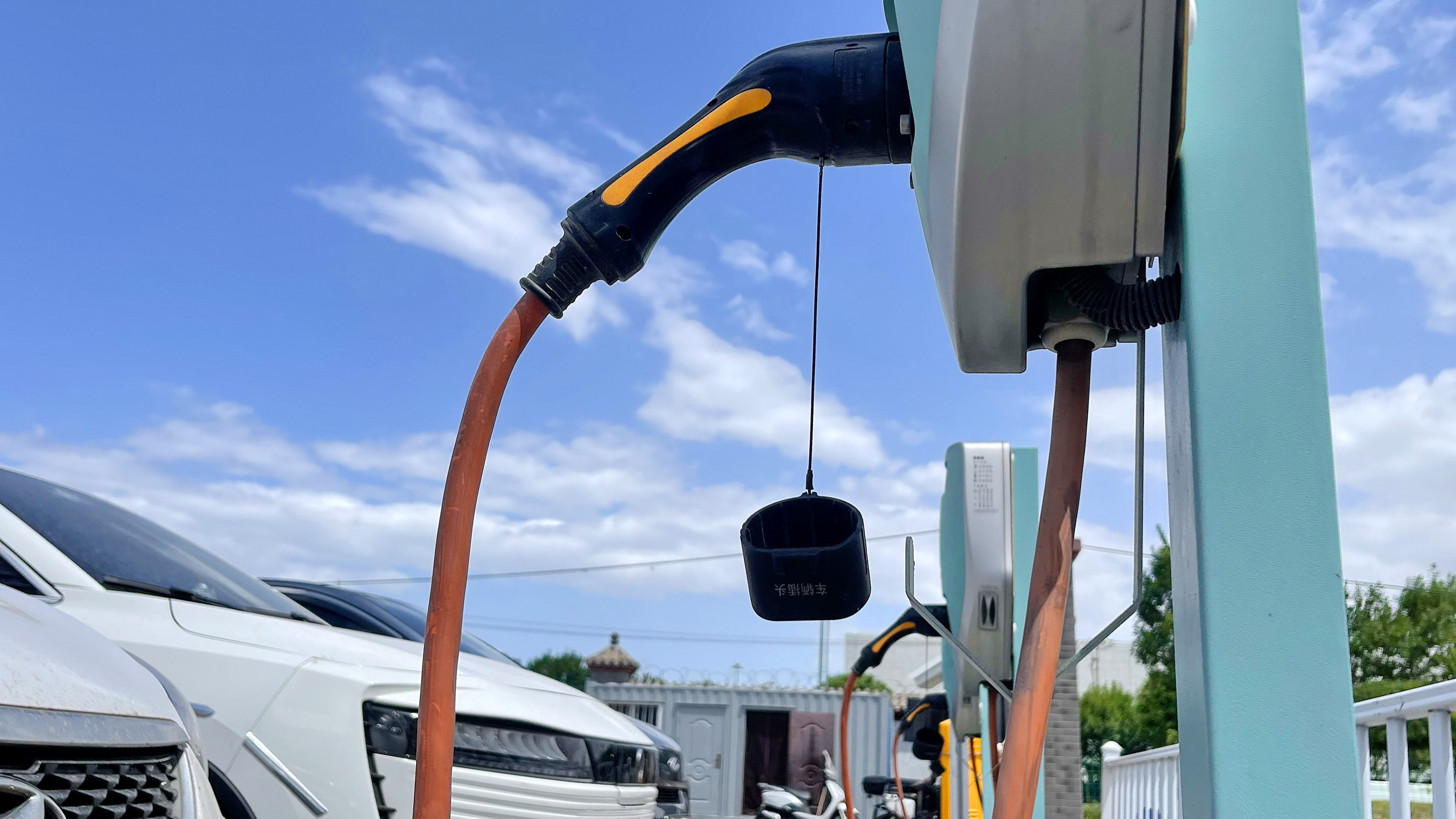 Electric cars charging in Chaoyang District, Beijing, China, June 23, 2024. /CFP