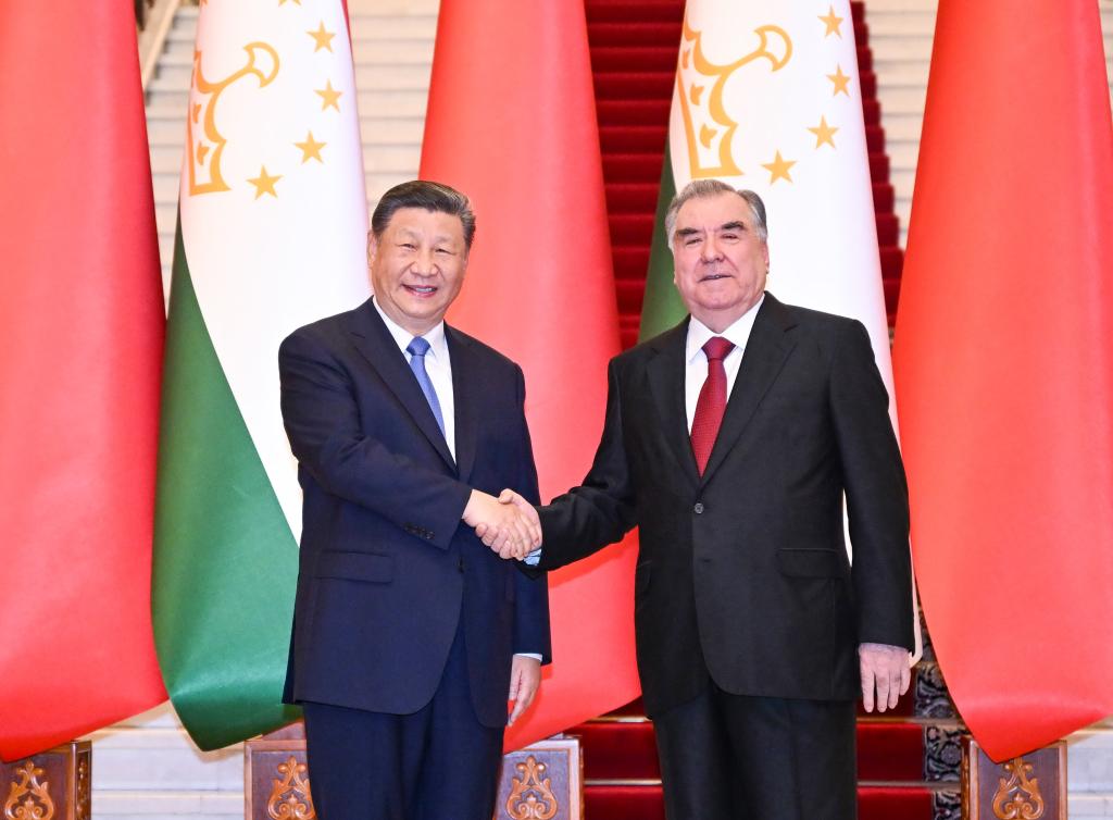 Chinese President Xi Jinping holds talks with Tajik President Emomali Rahmon at the presidential palace in Dushanbe, Tajikistan, July 5, 2024. /Xinhua