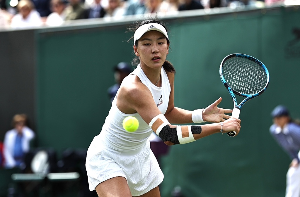Wang Xinyu of China competes in a women's singles third-round match against Harriet Dart of Britain at the Wimbledon Championships at the All England Lawn Tennis and Croquet Club in London, Britain, July 6, 2024. /CFP