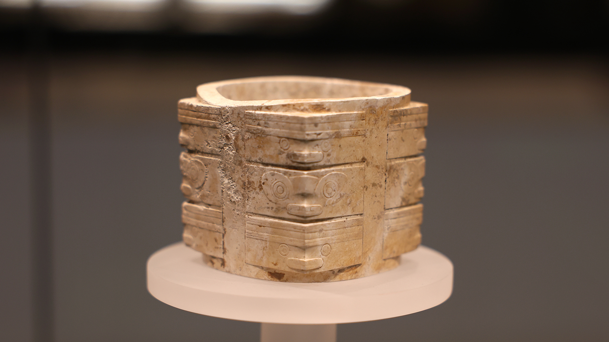 A piece of Jade Cong is on display at the Liangzhu Museum in eastern China's Hangzhou. One of the most enigmatic aspects of the Liangzhu civilization is expressed through jade. Under the circumstances that are lack of sophisticated metal tools, artisans crafted incredibly exquisite jade items. The jade artifacts also demonstrate Liangzhu's social hierarchy, a key characteristic of civilization. /VCG