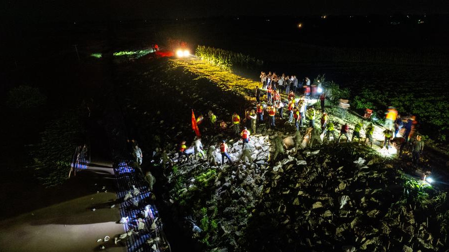 Live: Latest on rescue work after dike breach in central China's Hunan Province