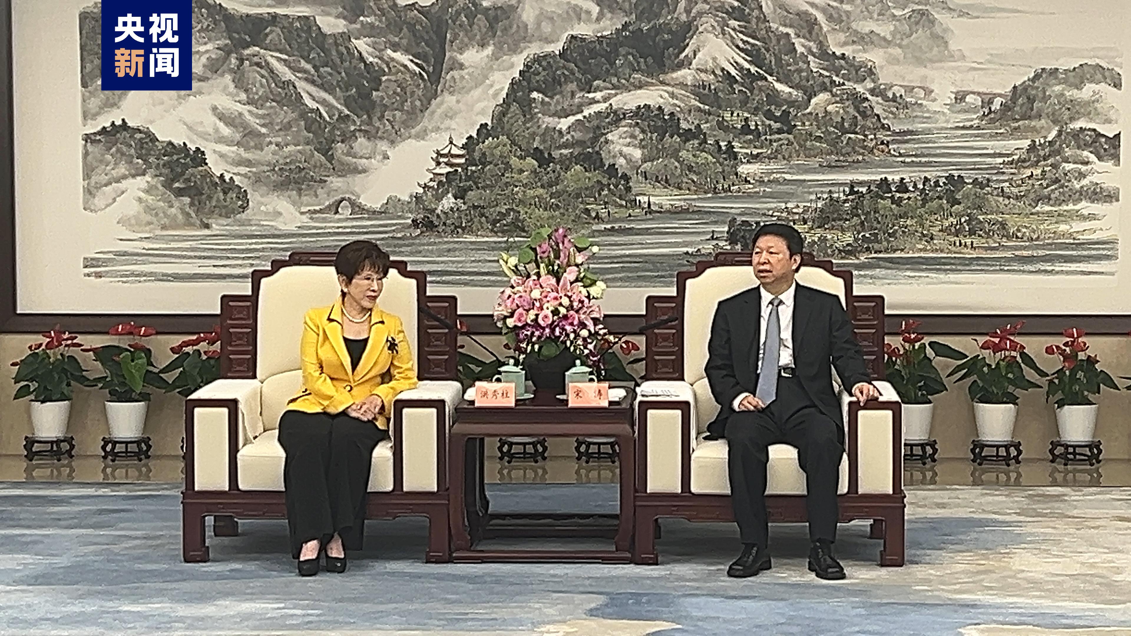 Song Tao (R), head of both the Taiwan Work Office of the Communist Party of China Central Committee and the Taiwan Affairs Office of the State Council, meets with Hung Hsiu-chu, former chairperson of the Chinese Kuomintang (KMT) party and chairperson of the Chinese Cyan Geese Peace Education Foundation, in Hangzhou, east China's Zhejiang Province, July 8, 2024. /CMG