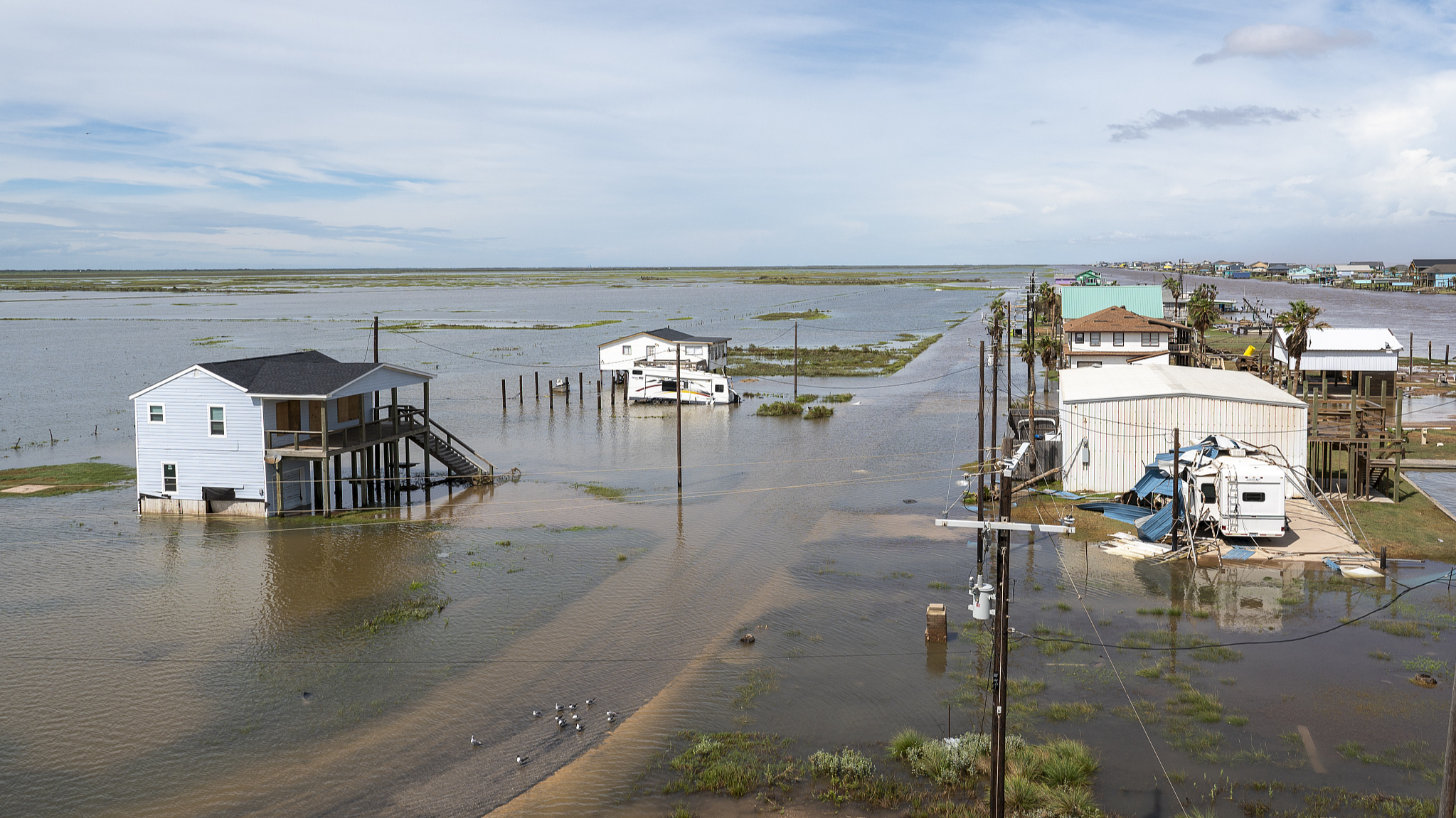 Homes surrounded by flood waters after Hurricane Beryl hit Sargent, Texas, U.S., July 8, 2024. /CFP 