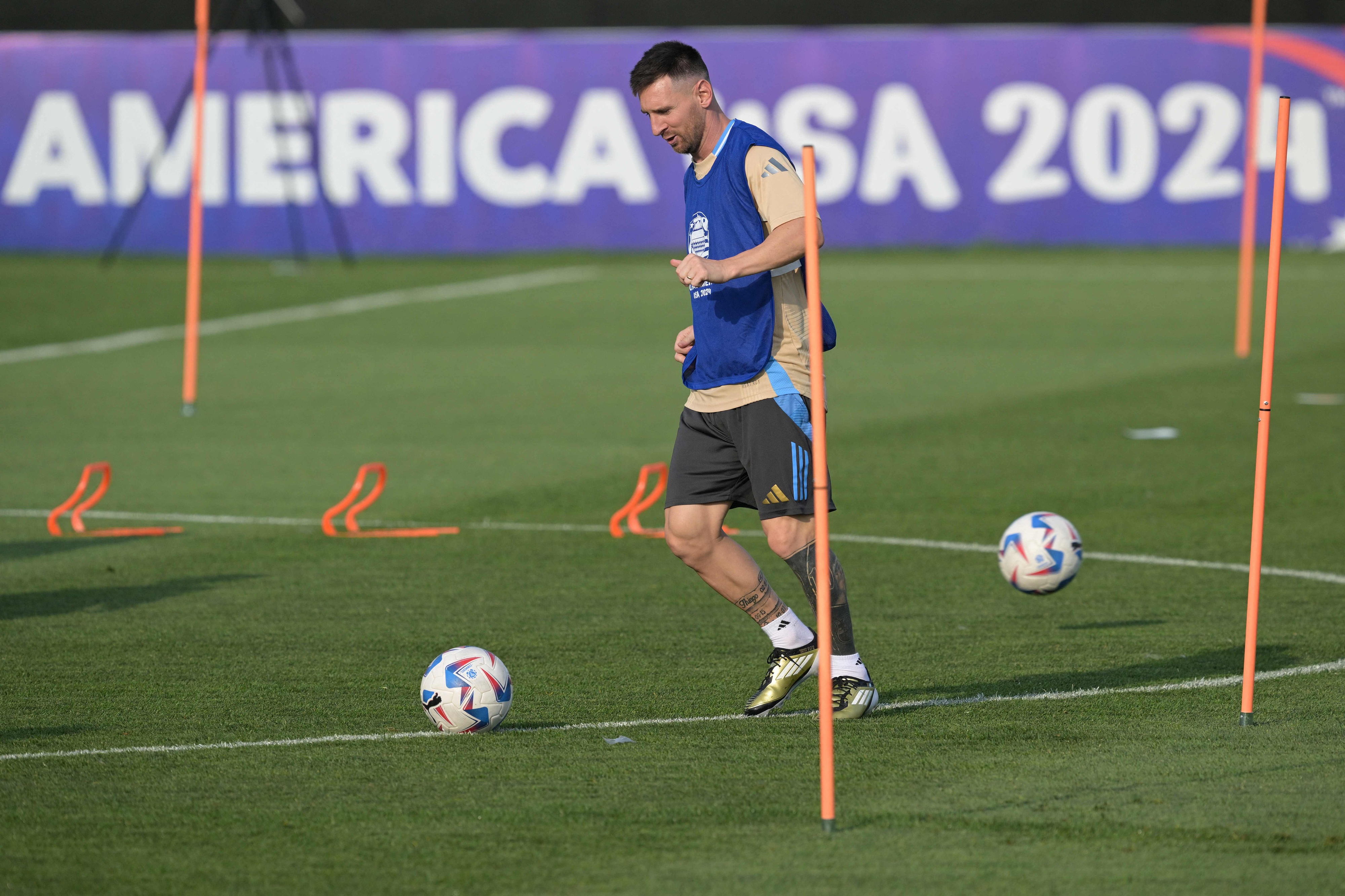 Argentina's forward Lionel Messi controls the ball during a training session ahead of their Copa America semifinal match against  Canada in Whippany, New Jersey, U.S., July 8, 2024. /CFP