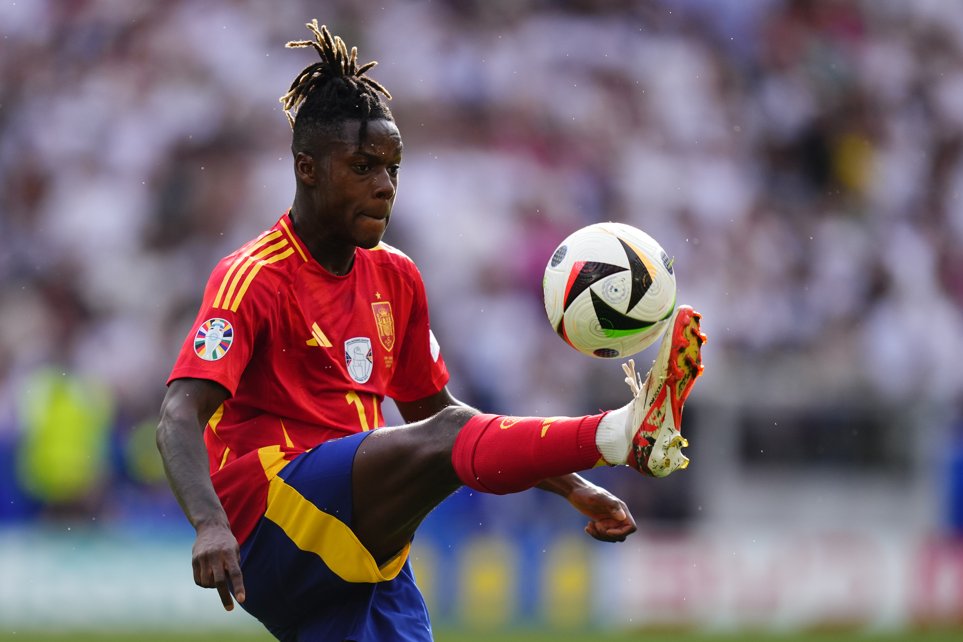 Spain's Nico Williams controls the ball during their Euro quarterfinal clash with Germany at Stuttgart Arena in Stuttgart, Germany, July 5, 2024. /CFP