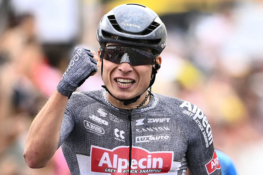 Jasper Philipsen of UCI WorldTeam Alpecin–Deceuninck celebrates after winning the 10th stage during the 111th edition of the Tour de France between Orleans and Saint-Amand-Montrond, France, July 9, 2024. /CFP
