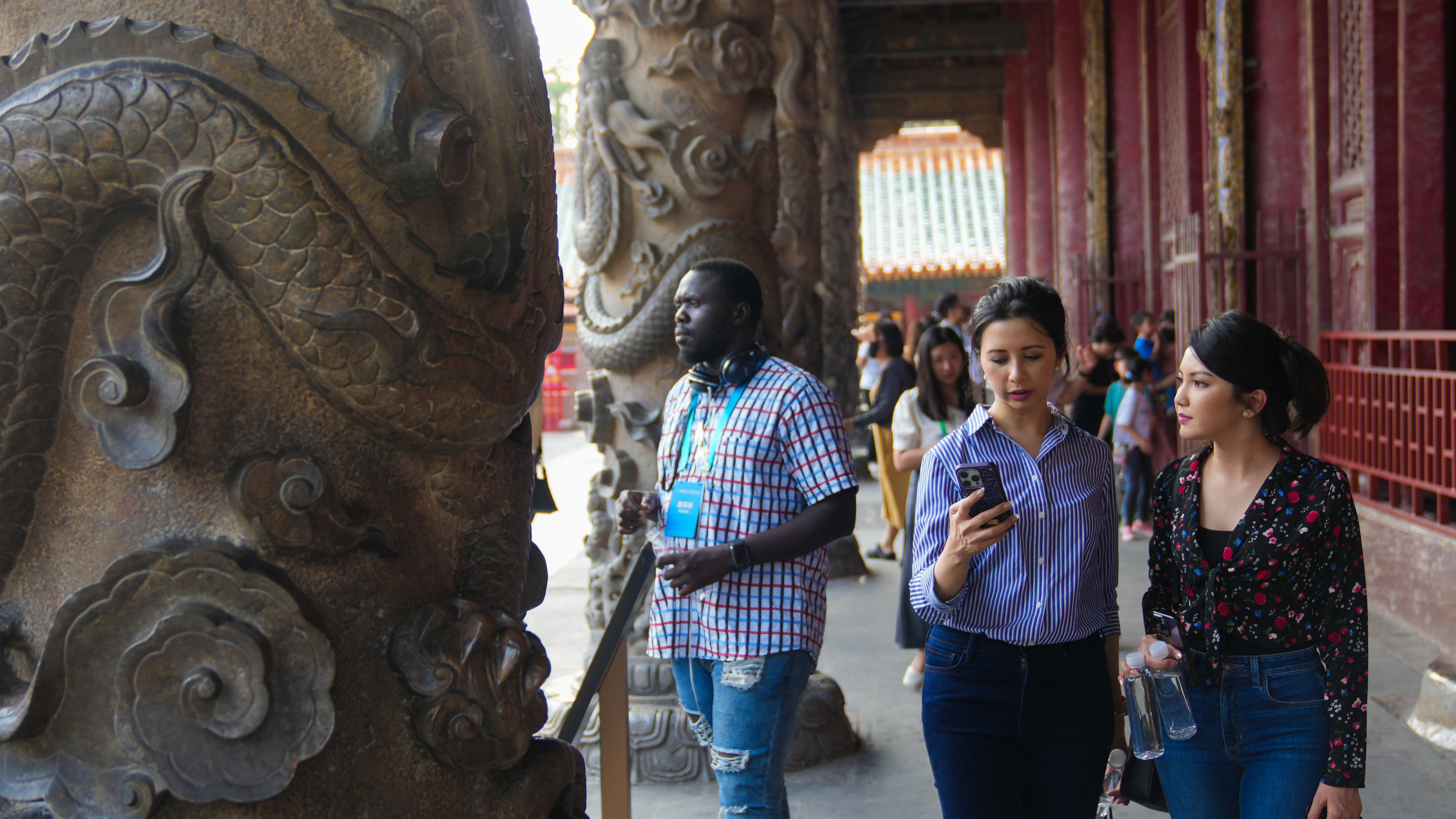 Attendees at 10th Nishan Forum visit Qufu's renowned Confucian Temple