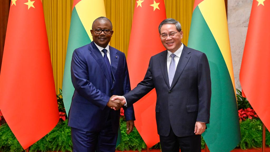 Chinese Premier Li Qiang (R) meets with Guinea-Bissau President Umaro Sissoco Embalo, who is on a state visit to China, at the Great Hall of the People, Beijing, capital of China, July 10, 2024. /Xinhua