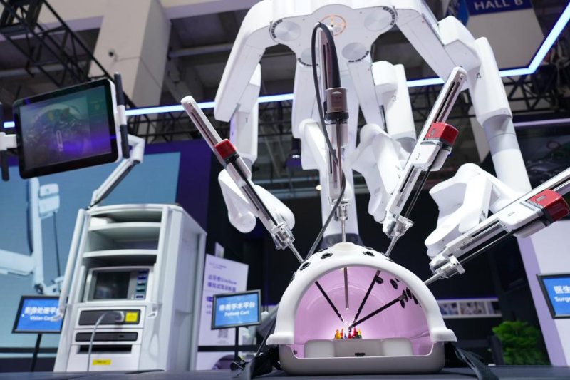 A robot simulates a surgery at the World Robot Conference 2023 in Beijing, capital of China, August 16, 2023. /Xinhua