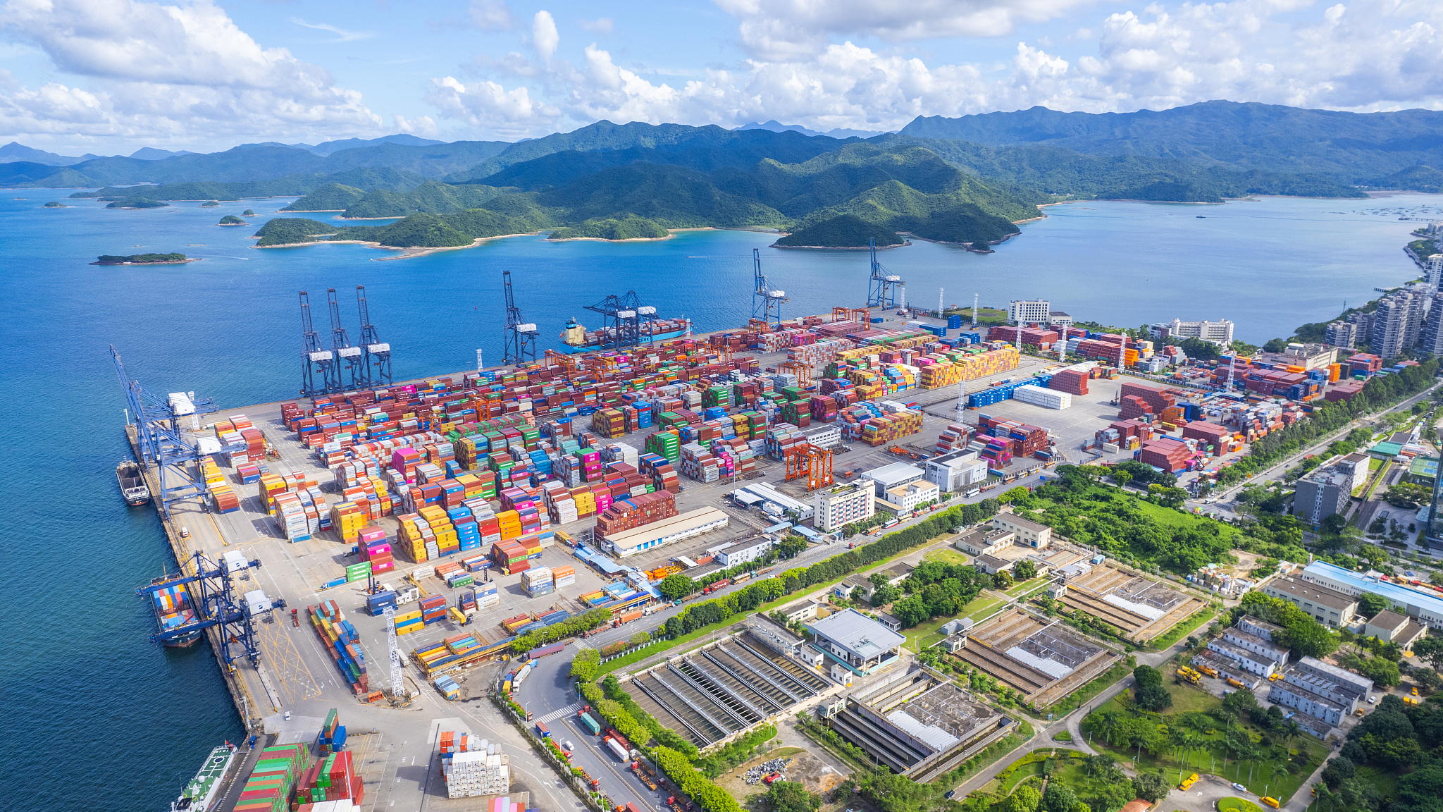 Yantian International Container Terminals, Shenzhen, China, June 23, 2024. /CFP