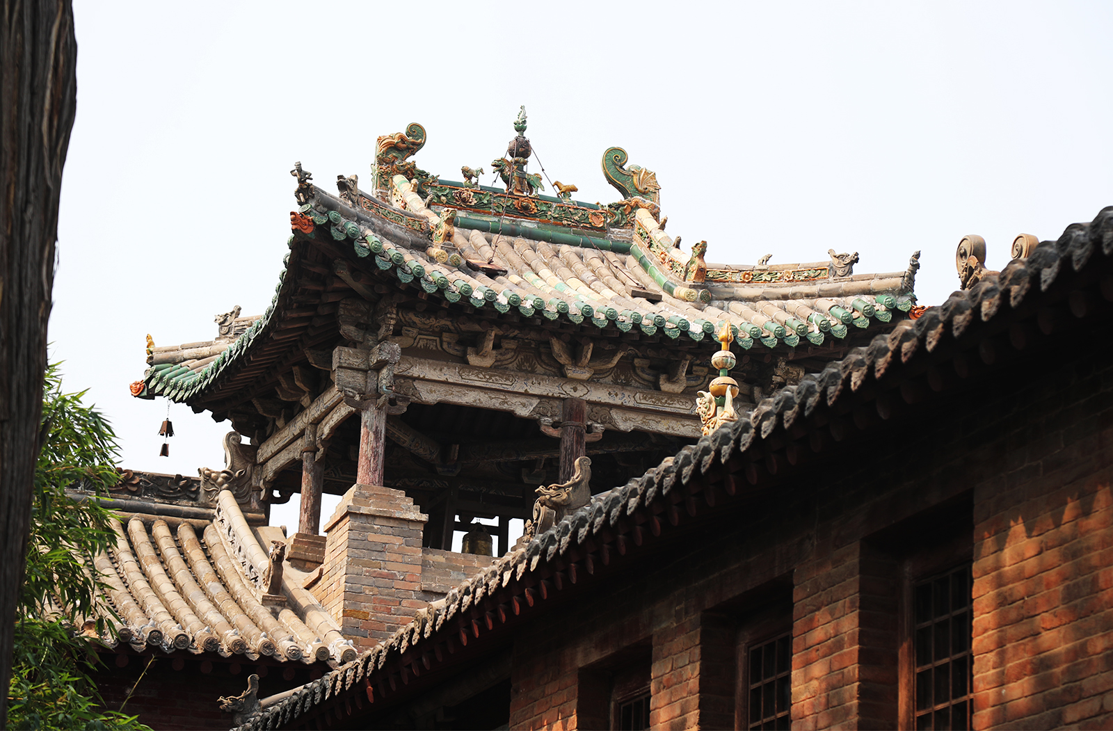 Jade Emperor Temple features impressive architecture. /CGTN