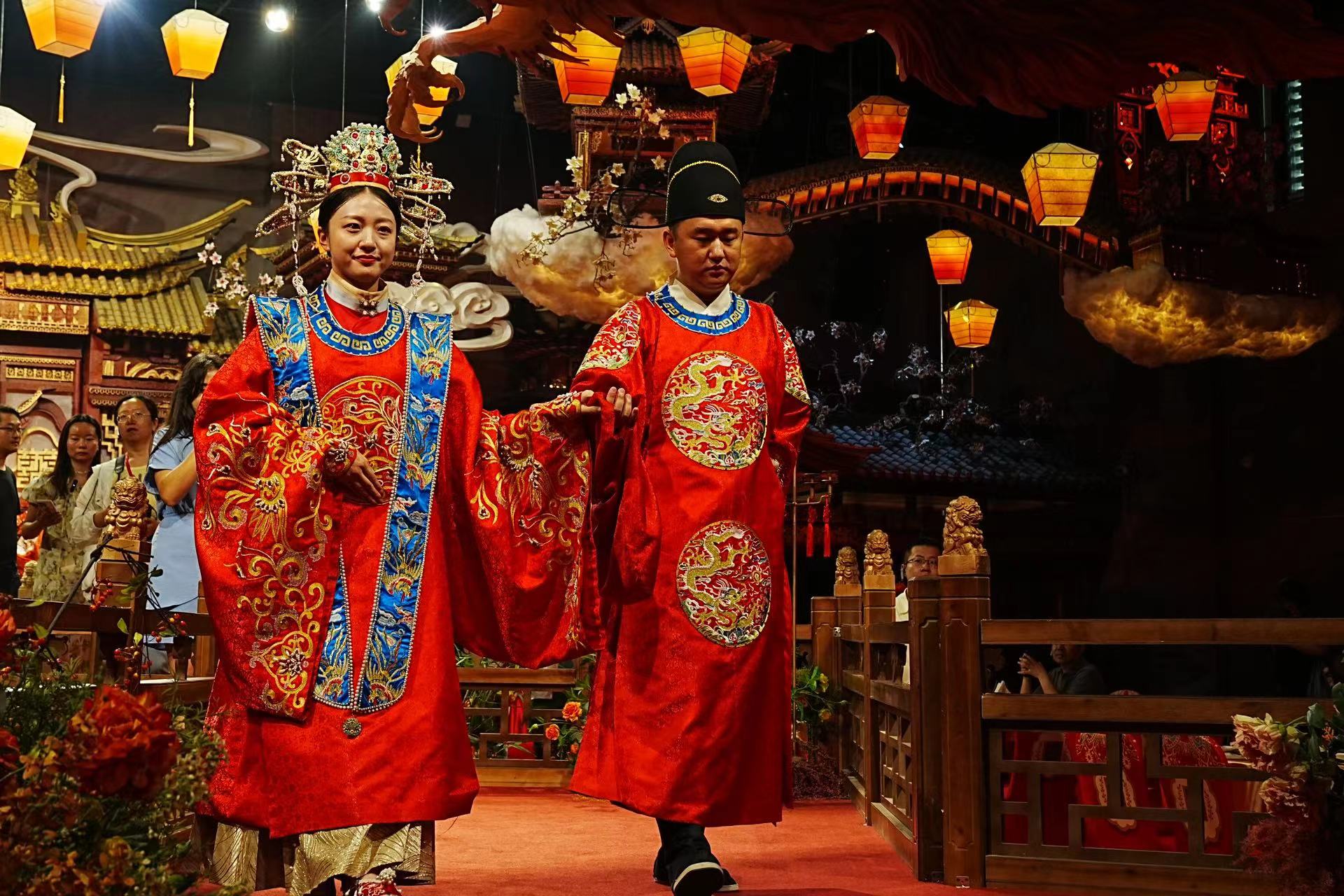 Explore the rich traditional Chinese wedding culture in Shanxi's Suzhuang Village