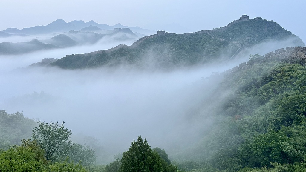 Live: Explore the majestic Jinshanling section of the Great Wall of China