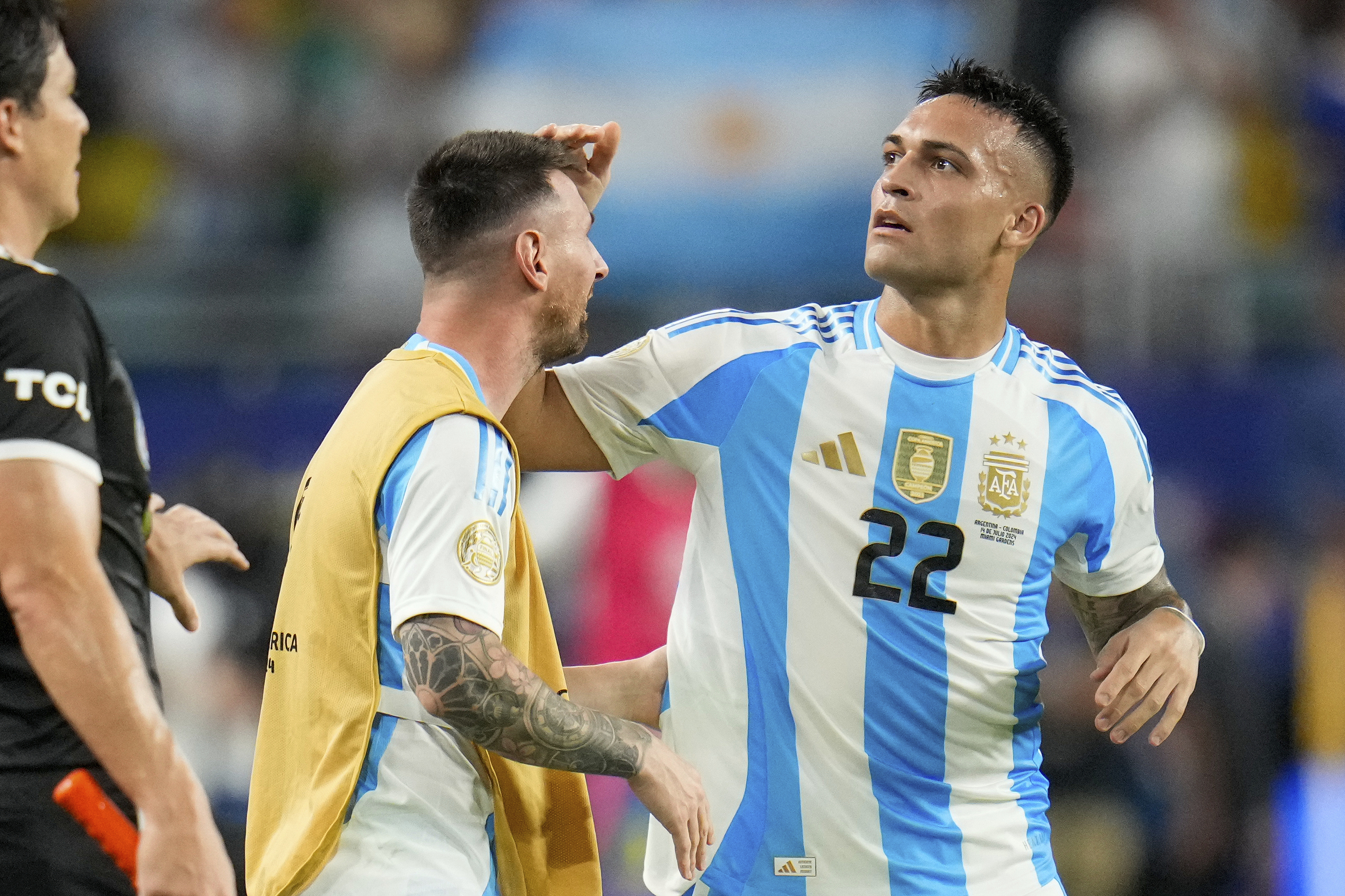 Argentina's Lautaro Martínez (R) celebrates with Lionel Messi after scoring the lone goal of the Copa America final against Colombia in Miami, U.S., July 14, 2024. /CFP