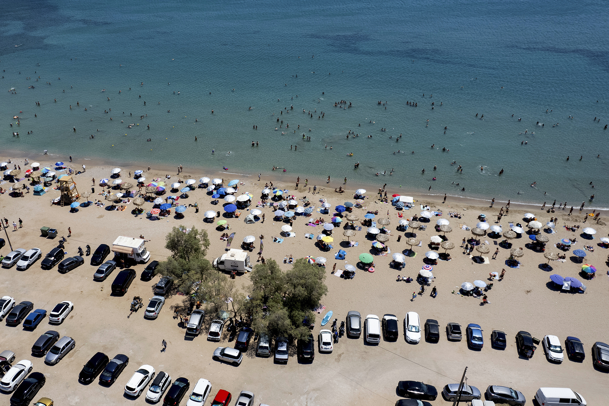 A crowded beach in the Varkiza suburb, south of Athens, Greece, July 14, 2024. /CFP