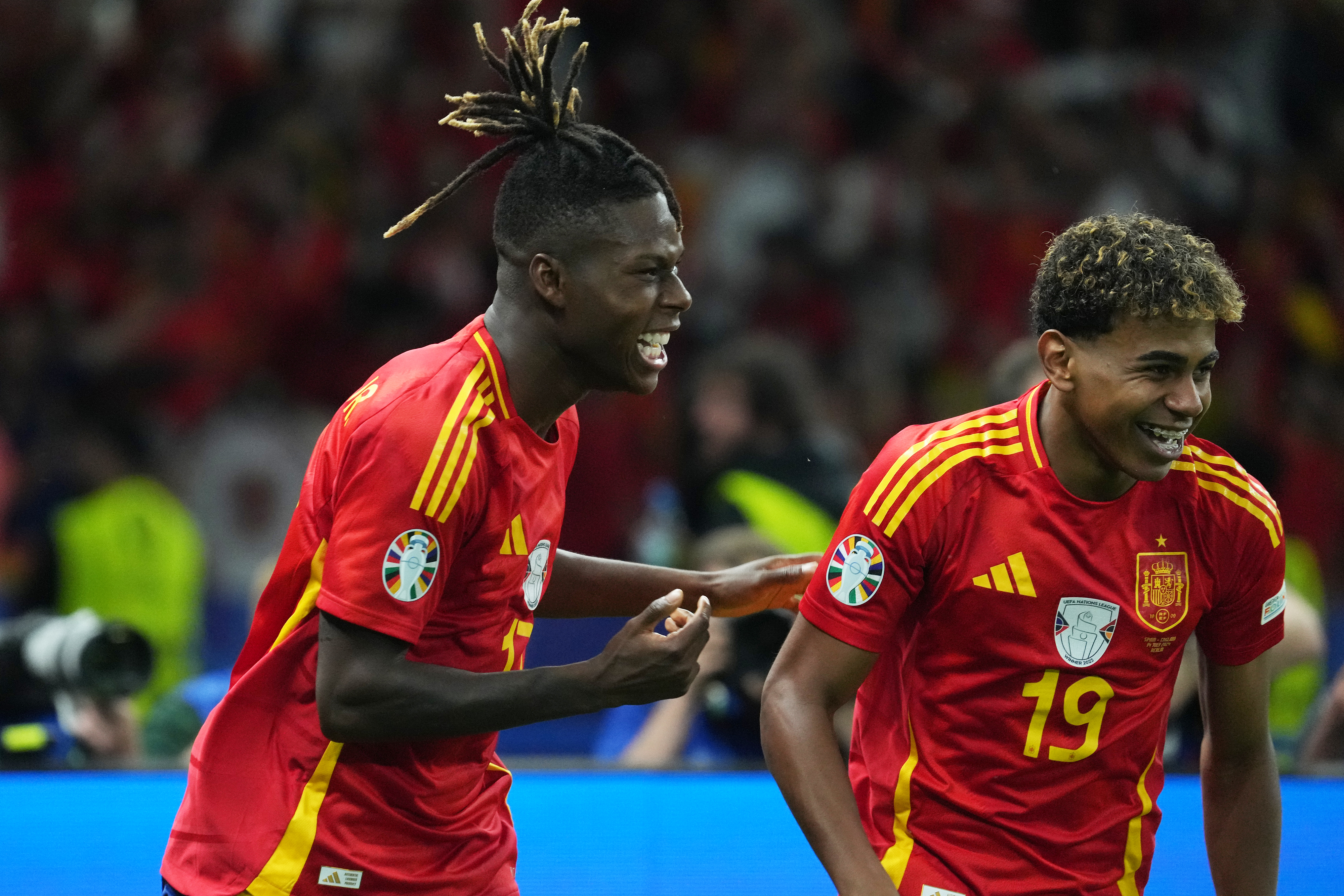 Spain's Nico Williams (L) celebrates with Lamine Yamal after scoring their team's first goal during the UEFA Euro 2024 final against England in Berlin, Germany, July 14, 2024. /CFP
