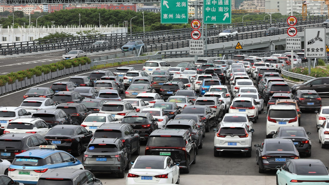Vehicles enter the Shenzhen-Zhongshan Bridge of the Shenzhen-Zhongshan Link in south China's Guangdong Province, July 1, 2024. /CMG