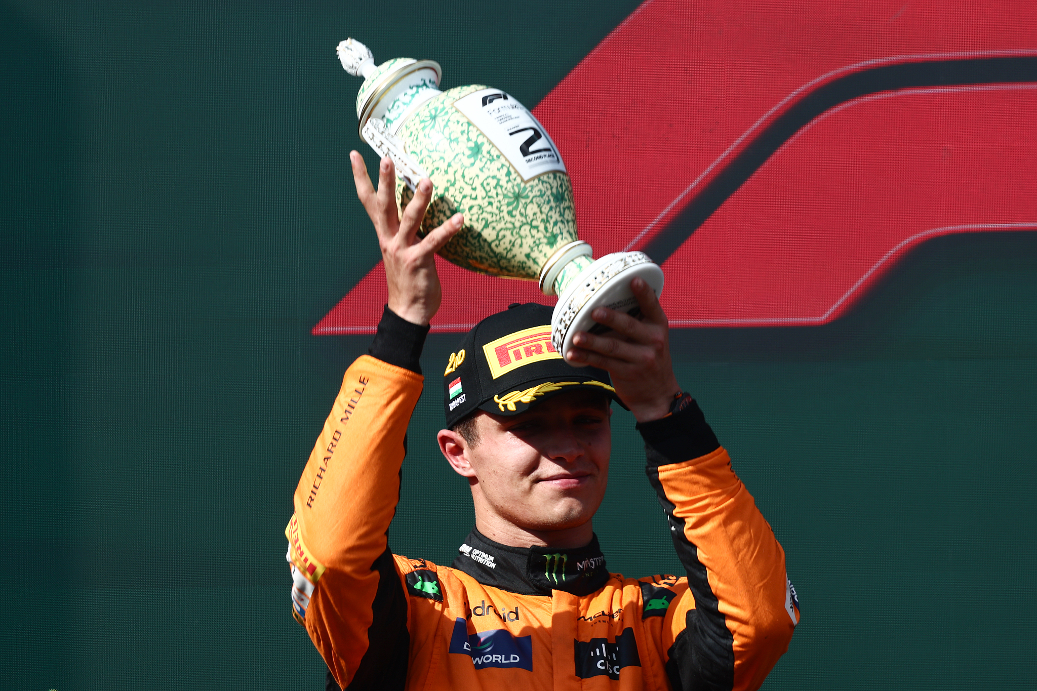 Oscar Piastri celebrates after winning the Hungarian Grand Prix at Hungaroring in Budapest, Hungary, July 21, 2024. /CFP