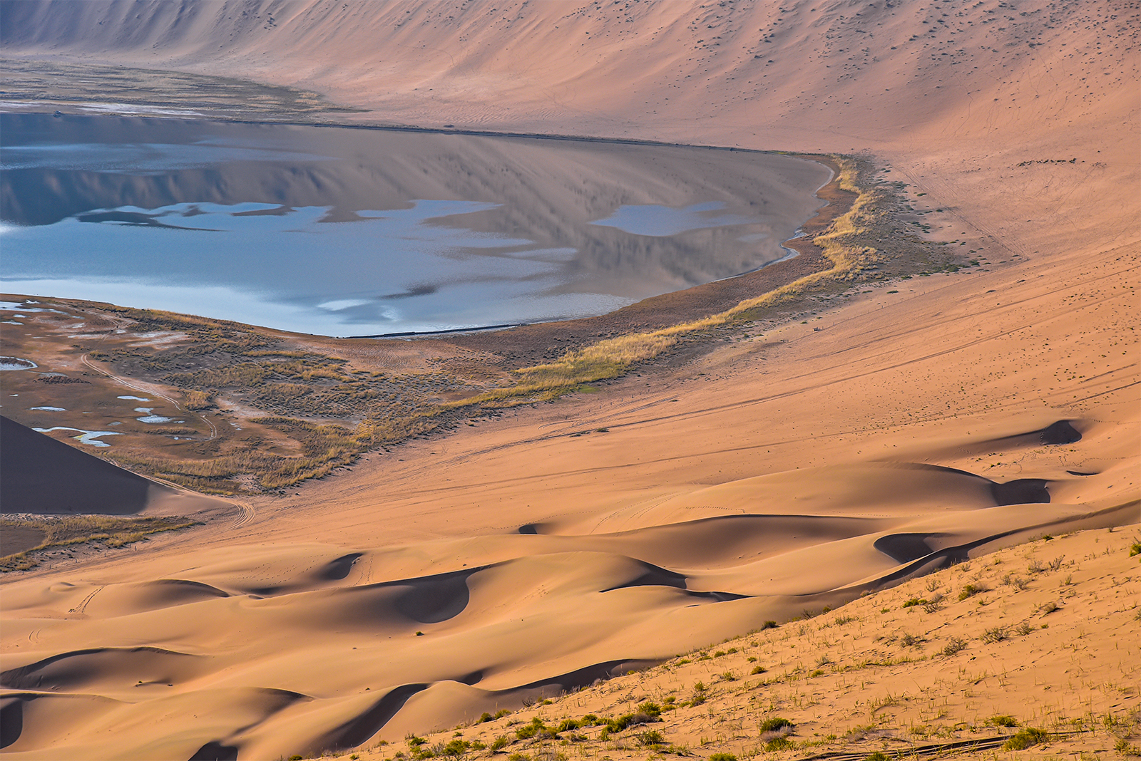 A view of the Badain Jaran Desert in Alxa League, north China's Inner Mongolia Autonomous Region. /IC