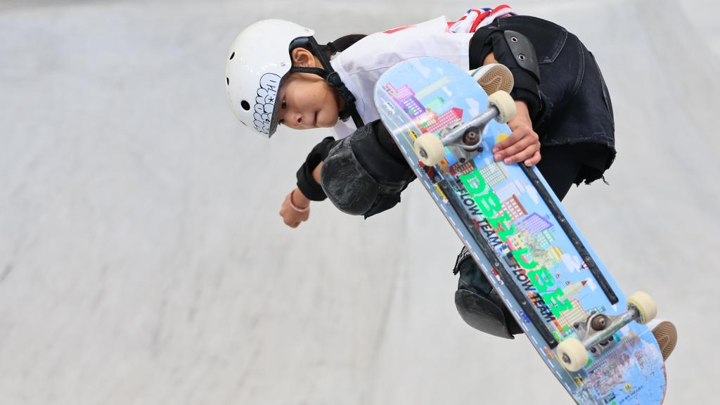 Zheng Haohao in action during the women's skateboarding park preliminaries at the Olympic Qualifier Series in east China's Shanghai, May 16, 2024. /Xinhua