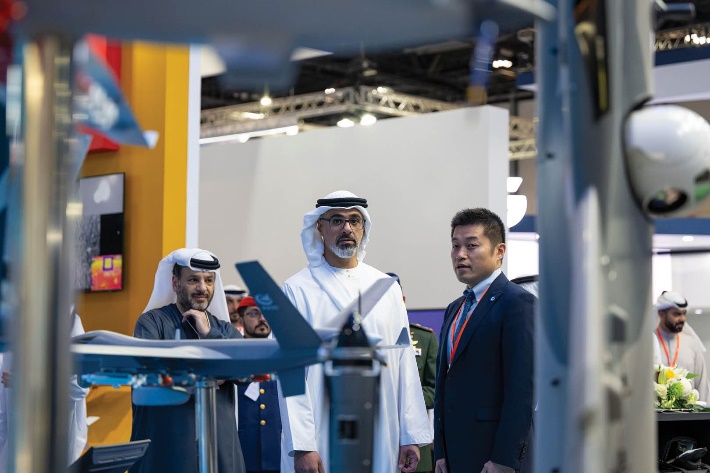 In November 2023, the 18th Dubai Airshow took place, Abu Dhabi Crown Prince Khaled bin Mohamed bin Zayed visits a Chinese company booths. / WAM 