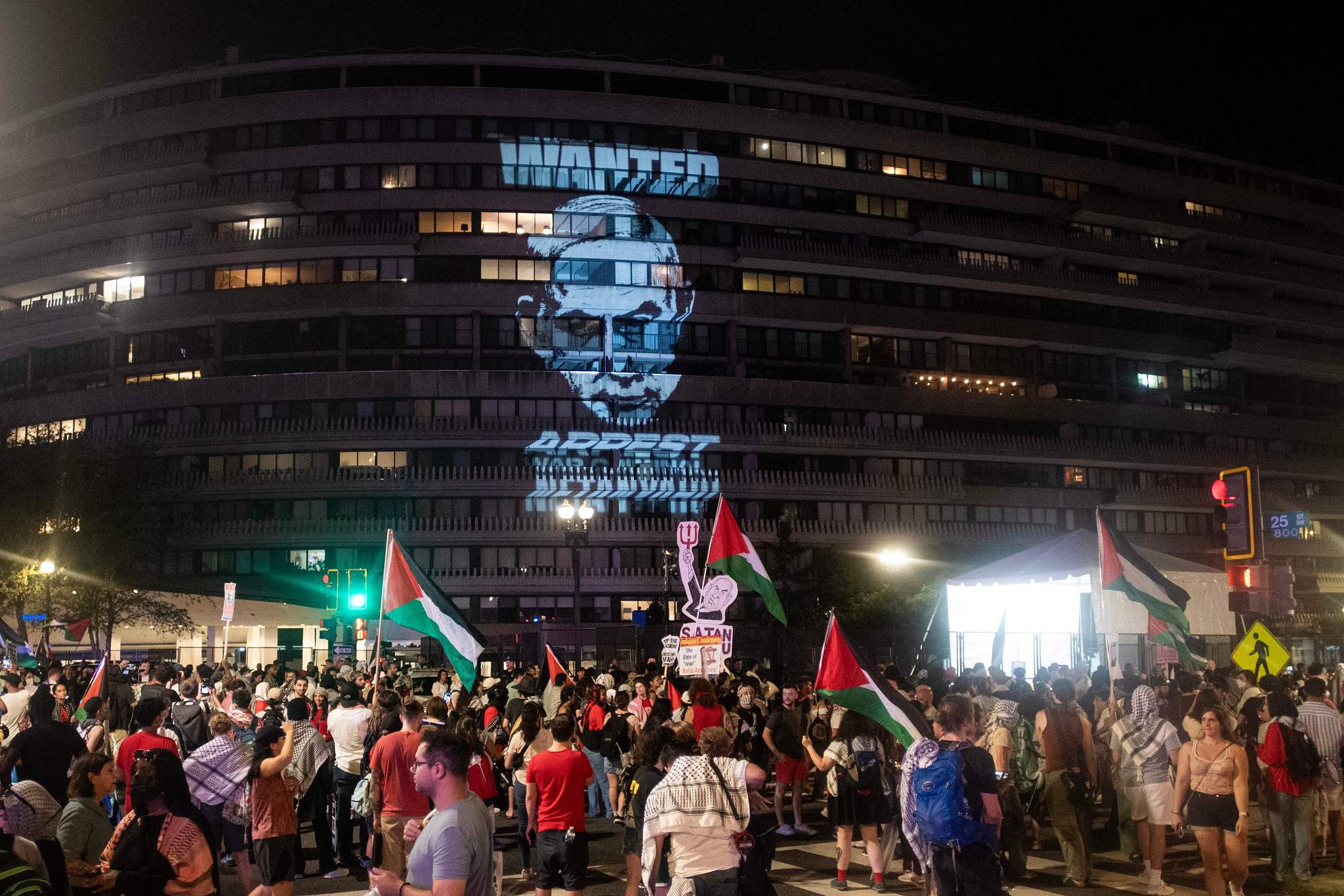 Pro-Palestinian protesters demonstrate outside the Watergate Hotel following Israeli Prime Minister Benjamin Netanyahu's address during a joint session of Congress, Washington, D.C., U.S., July 24, 2024. /CFP