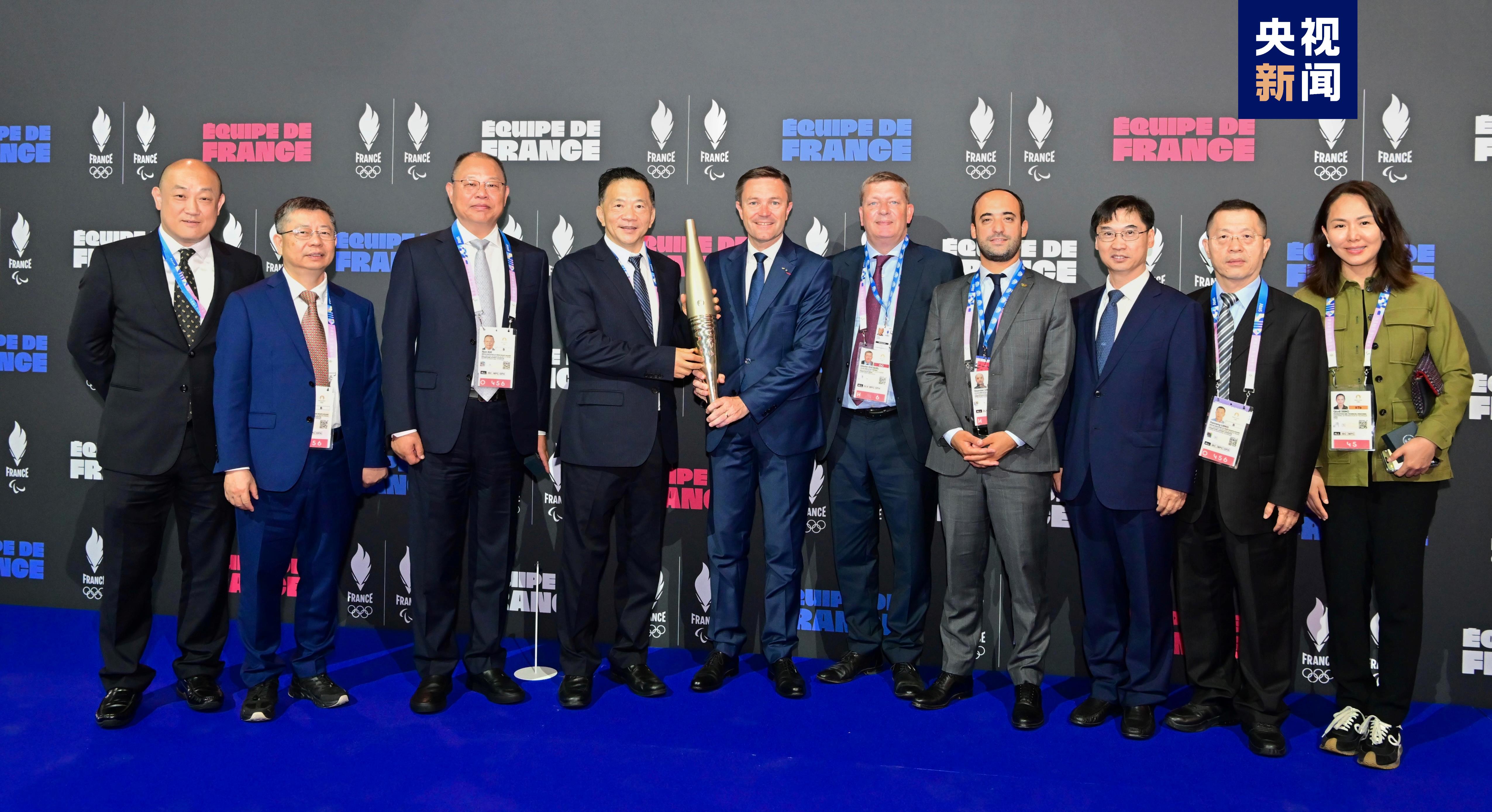 China Media Group President Shen Haixiong (fourth from left) met with French National Olympic and Sports Committee President David Lappartient (fifth from left), Paris, France, July 26, 2024. /CMG