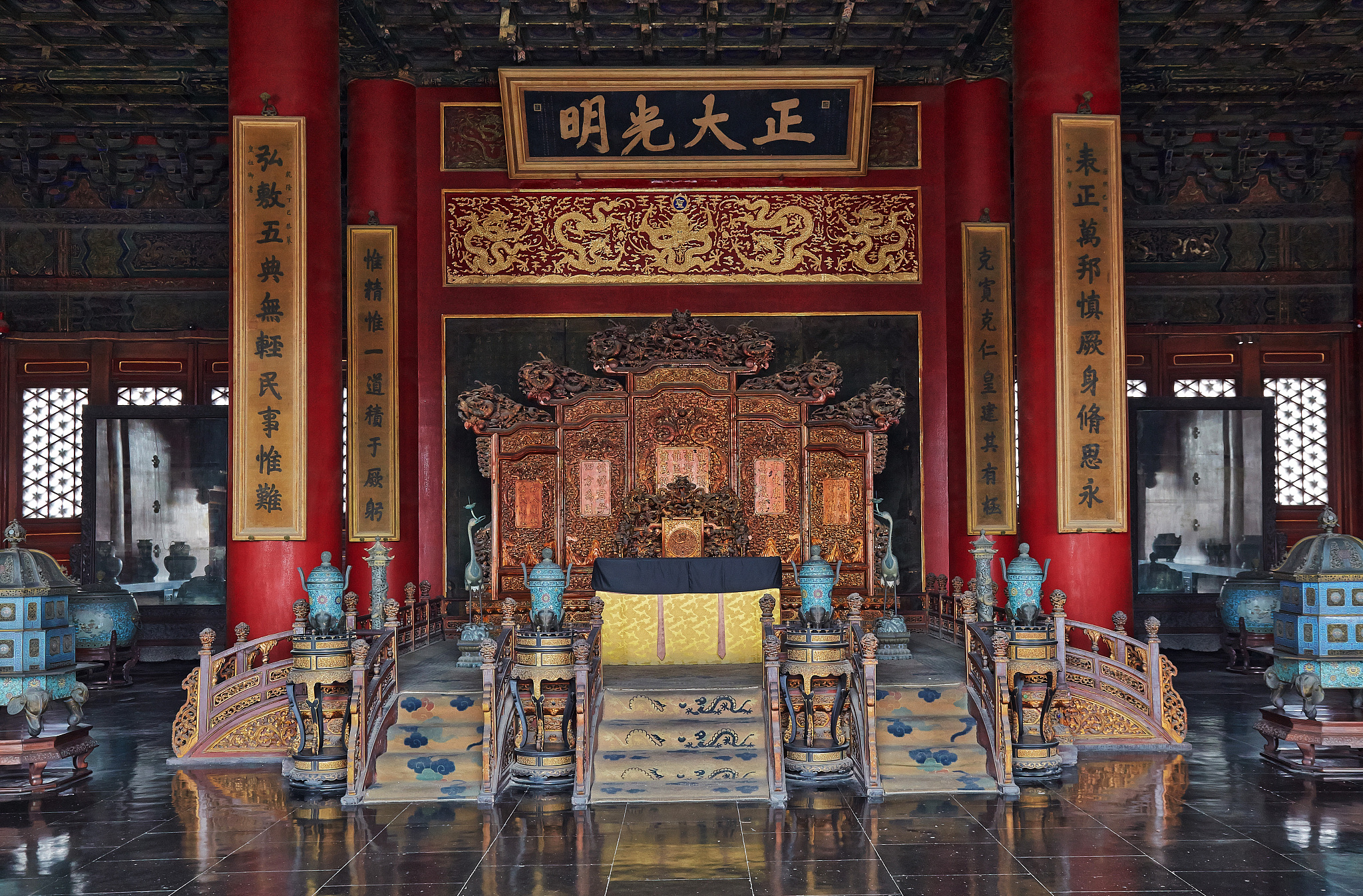 A file photo shows the emperor's seat inside the Qianqing Gong, or Palace of Heavenly Purity, which was the emperor's bedroom in the Forbidden City in Beijing. /CFP