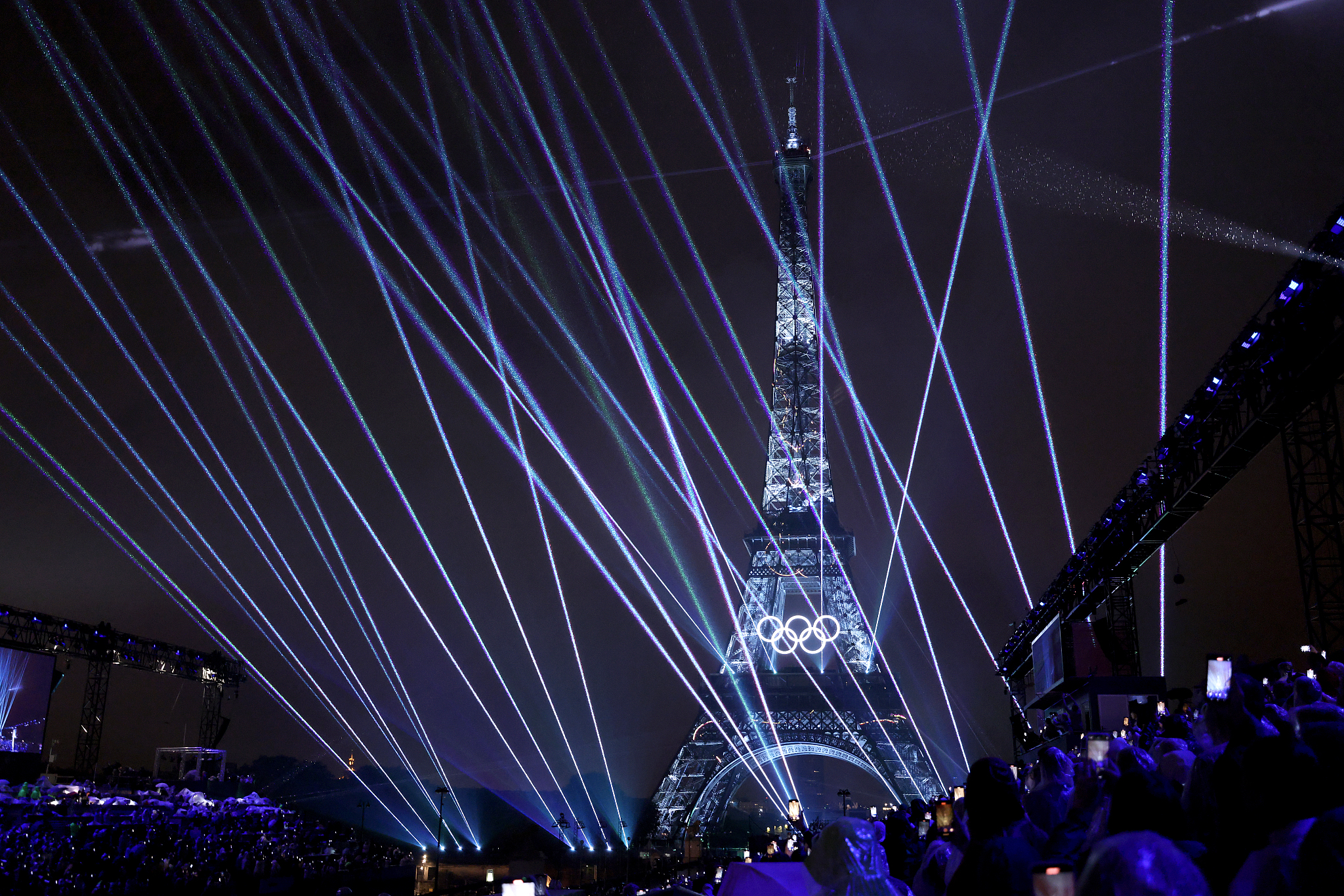 A light show illuminated the Eiffel Tower during the opening ceremony of the Paris 2024 Olympic Games in Paris, France, July 26, 2024. /CFP