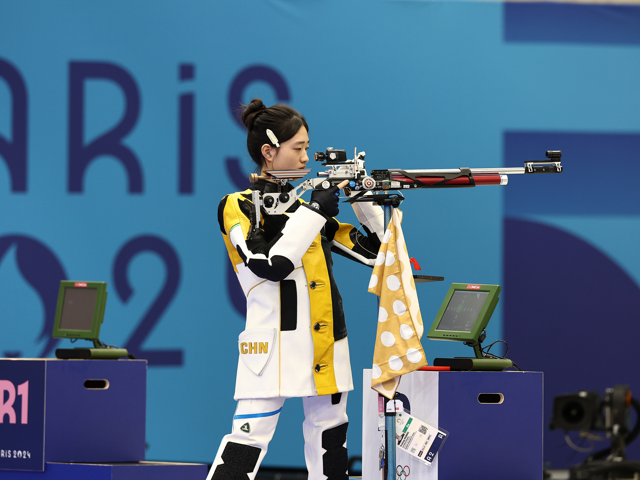 Huang Yuting of China competes in the women's 10-meter air rifle shooting final at the 2024 Summer Olympics in Paris, France, July 29, 2024. /CFP