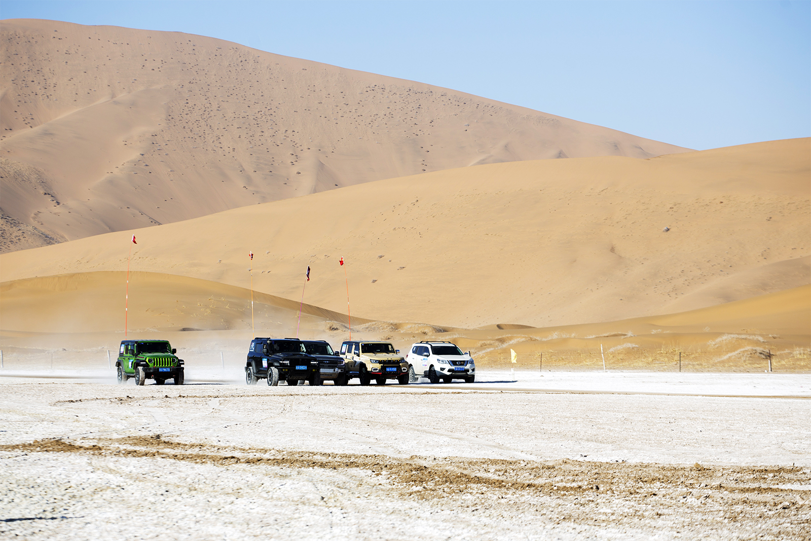 Enthusiasts attend an off-road event at the Badain Jaran Desert in Alxa League, north China's Inner Mongolia Autonomous Region. /IC