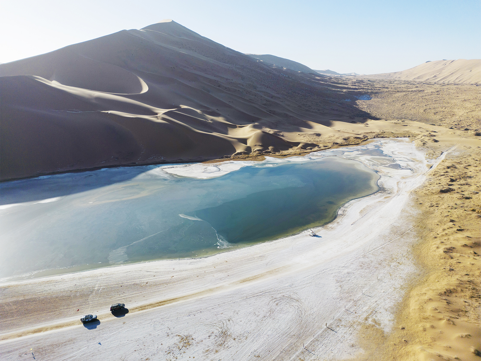 Enthusiasts attend an off-road event at the Badain Jaran Desert in Alxa League, north China's Inner Mongolia Autonomous Region. /IC