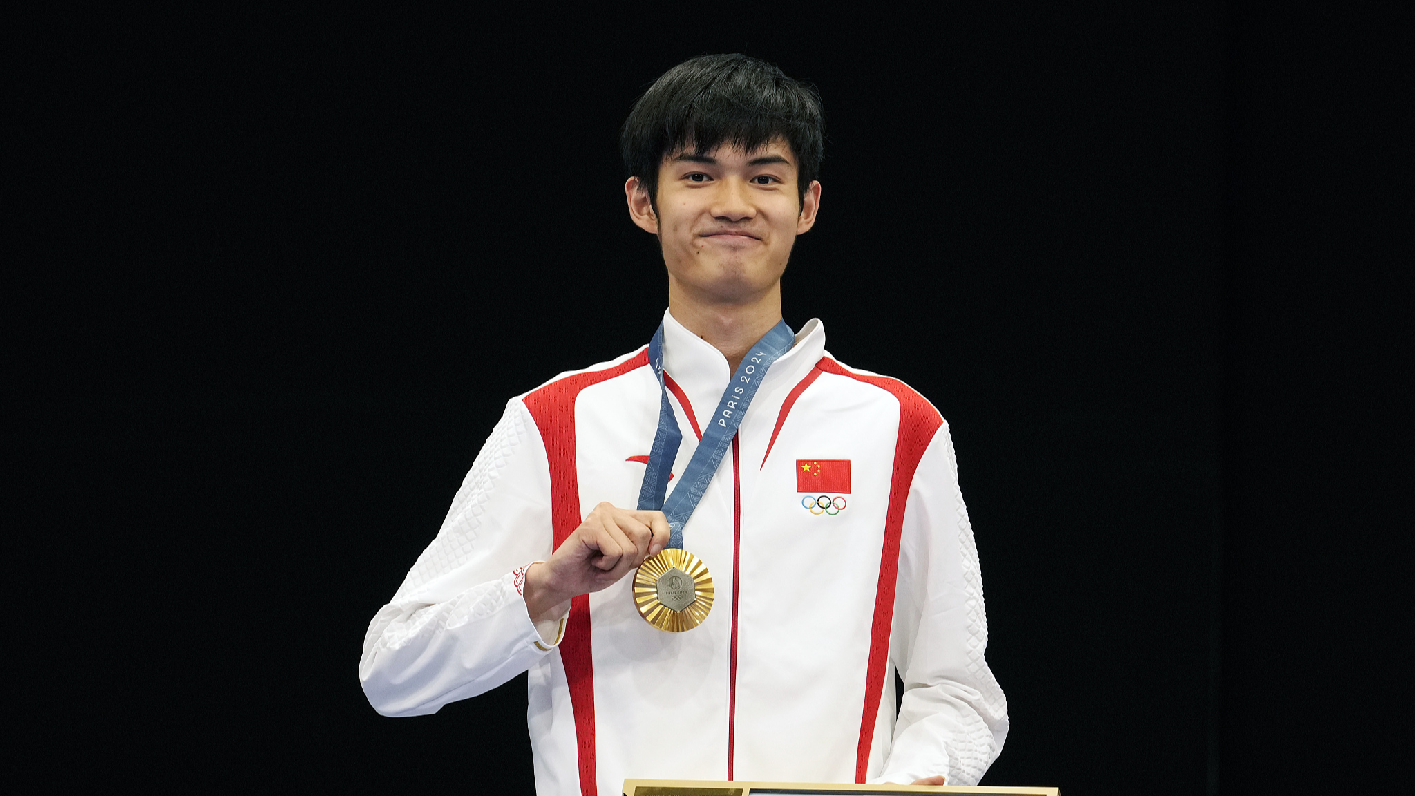 Sheng Lihao wins men's 10m air rifle at Paris Olympics in Paris, France, July 29, 2024. /CFP