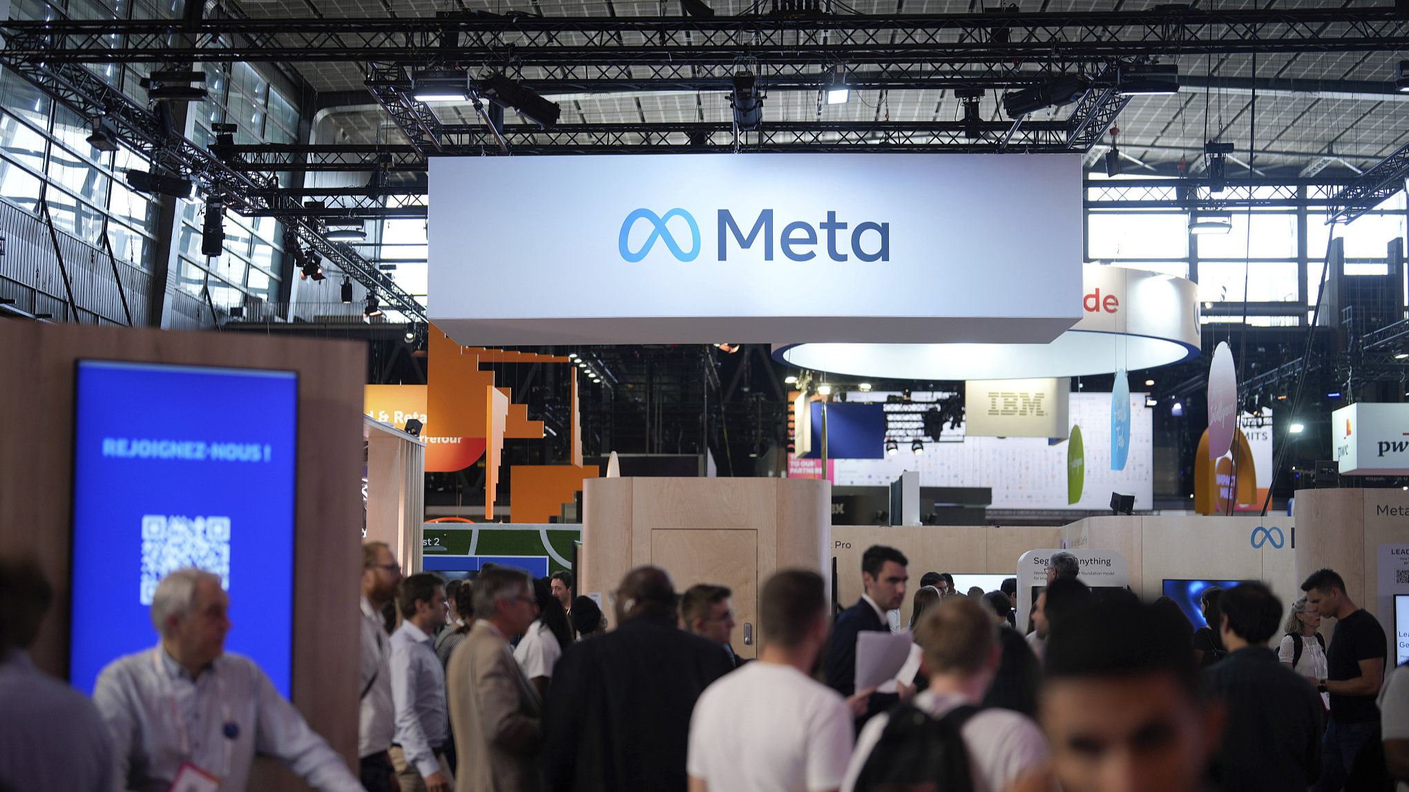 Visitors at the booth of Meta at Vivatech show in Paris, France, June 14, 2023. /CFP