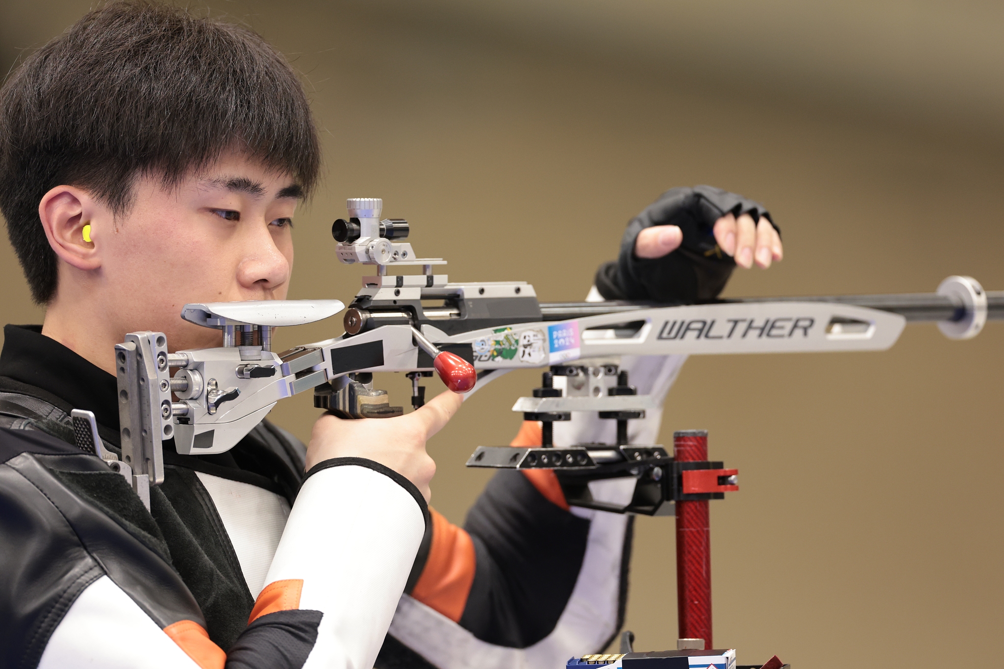 Liu Yukun of China competes in the men's 50-meter rifle 3 positions shooting final at the 2024 Summer Olympics in Paris, France, August 1, 2024. /CFP