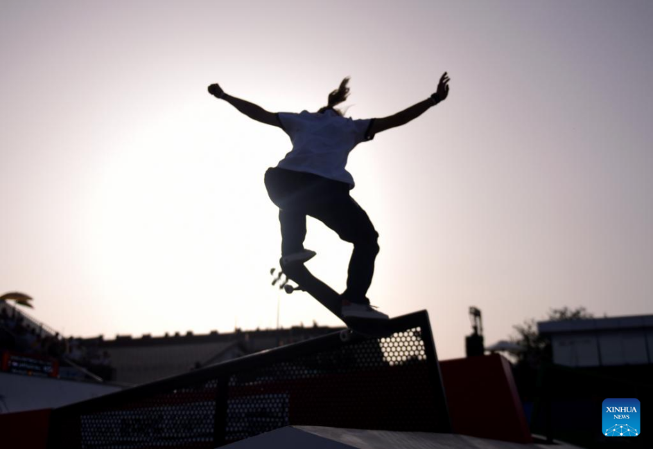 Roos Zwetsloot of the Netherlands competes during the women's street preliminaries of skateboarding at the Olympic Qualifier Series Budapest in Budapest, Hungary, June 21, 2024. /Xinhua