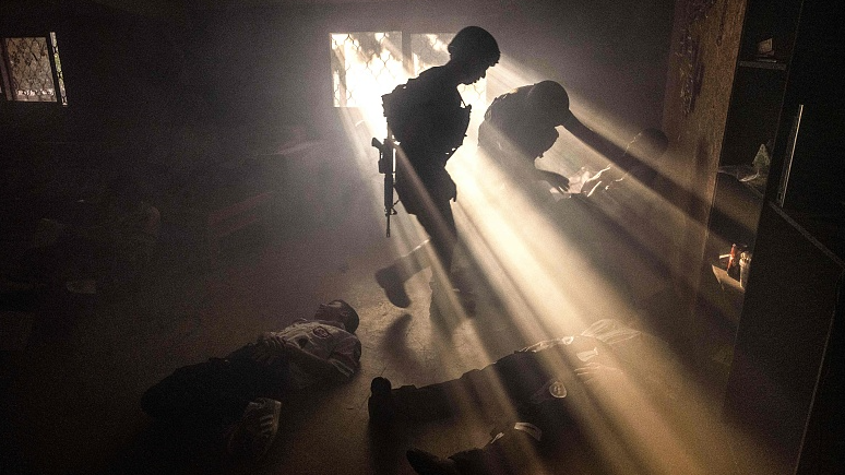 Members of Israel's emergency medical service, Magen David Adom, and youths take part in an exercise aimed at handling war situations in Kibbutz Afek in northern Israel, July 31, 2024. /CFP