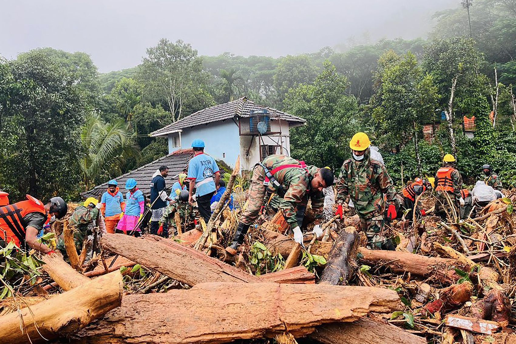 Relief personnel conduct a search and rescue operation after the landslides in Wayanad district, Kerala, India, August 1, 2024. /AFP PHOTO/Indian Army