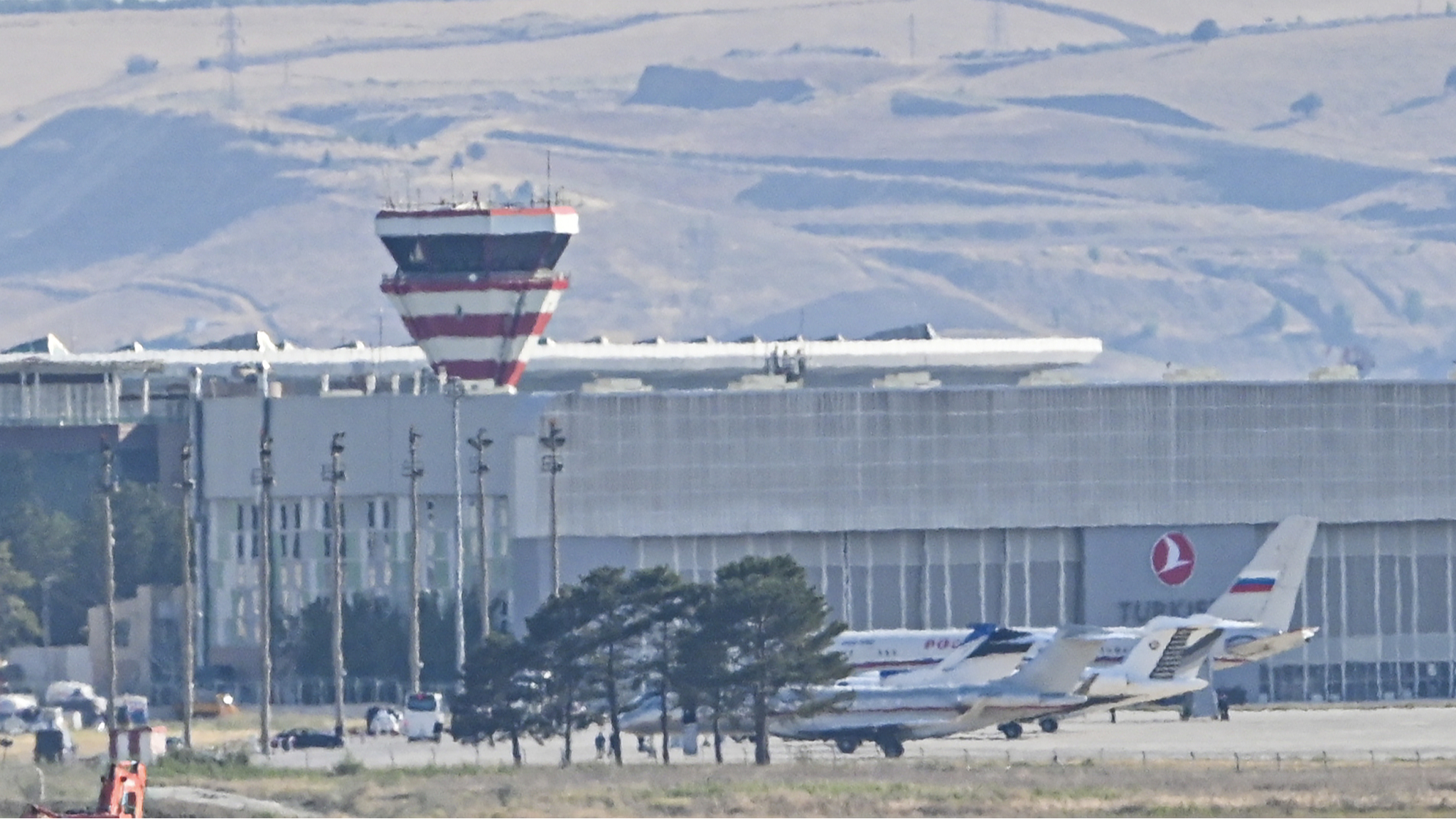 Planes believed to be carrying prisoners coming from Russia upon their arrival at the Ankara Airport, Türkiye, August 1, 2024. /CFP