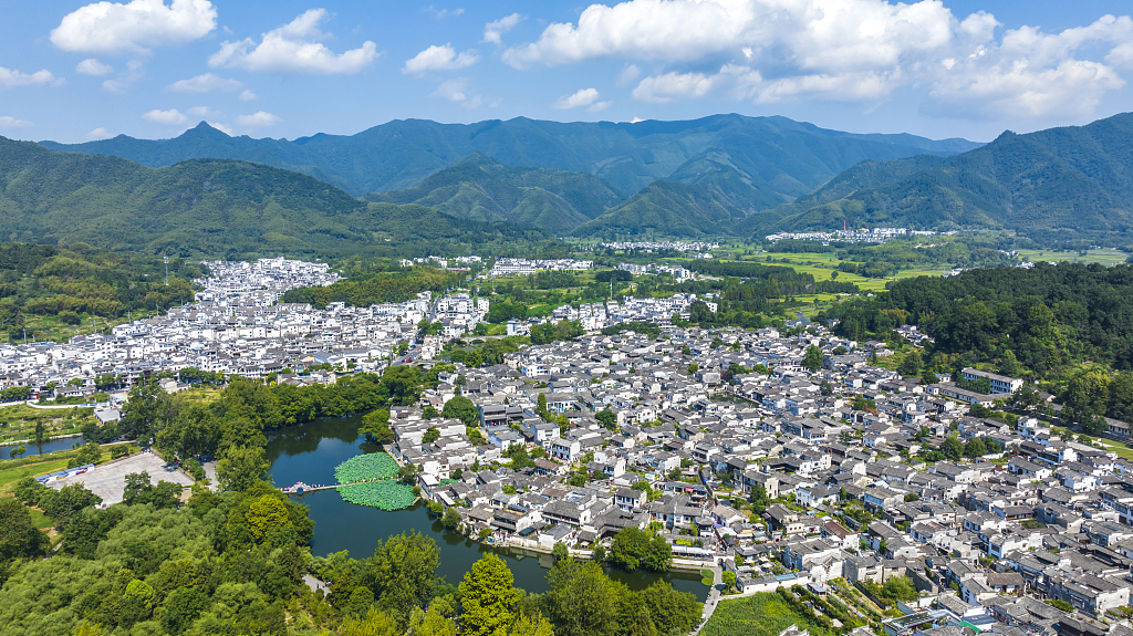 A bird's eye view shows Hongcun Village, east China’s Anhui Province, April 11, 2024. /CFP