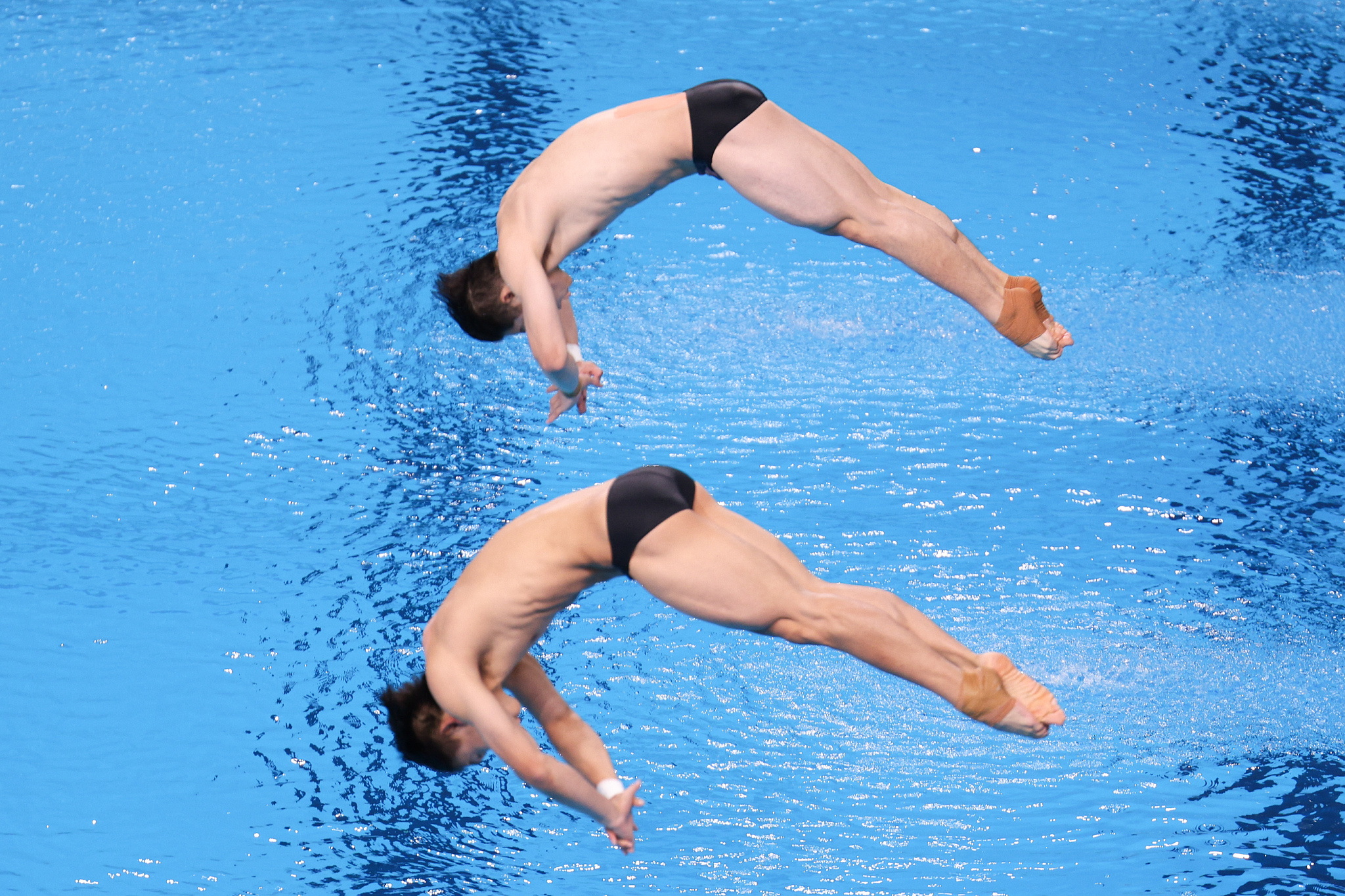 Long Daoyi and Wang Zongyuan of China compete in the men's synchronized 3-meter springboard diving final at the 2024 Summer Olympics in Paris, France, August 2, 2024. /CFP