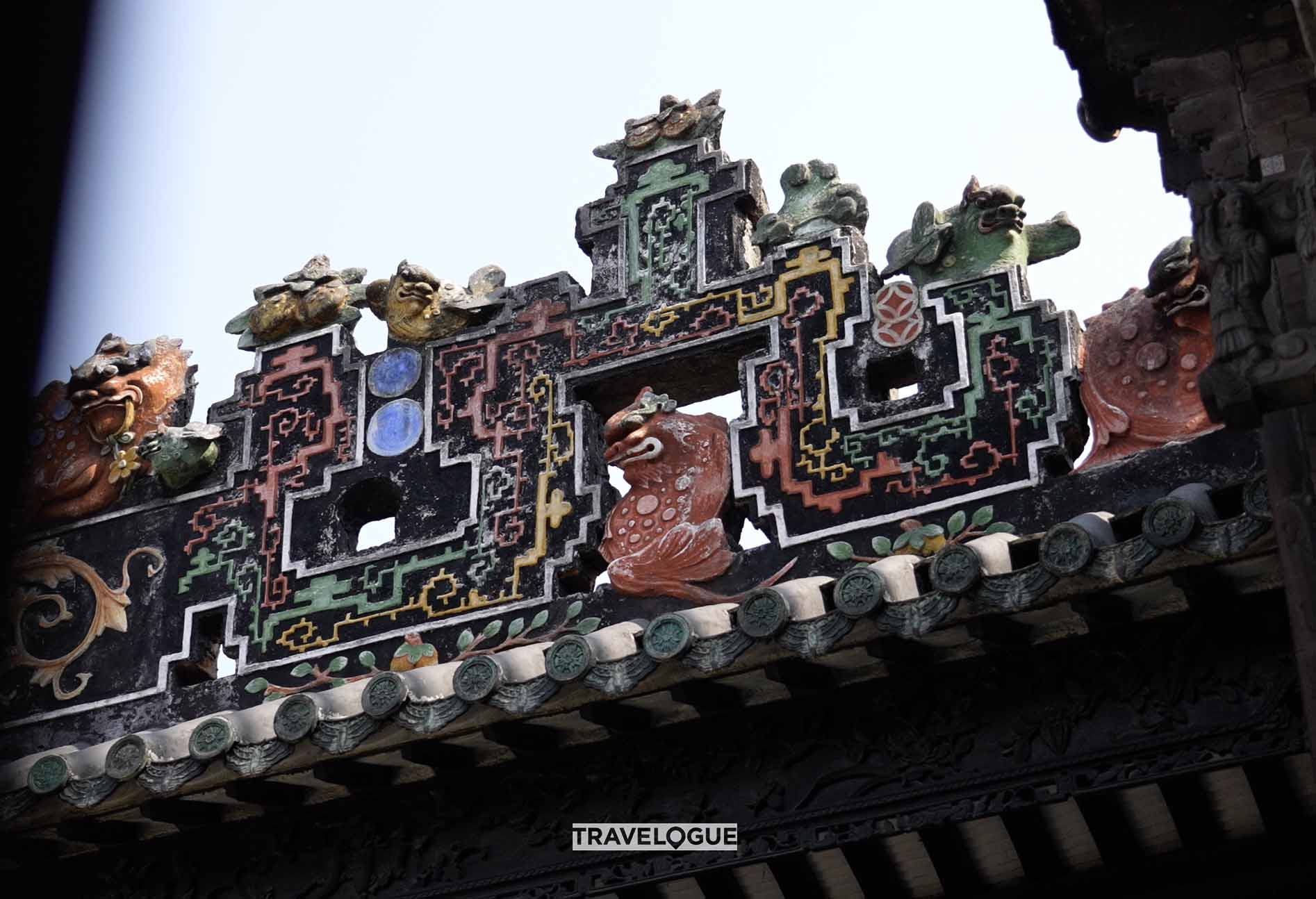 Artwork adorns the roofs of the Chen Clan Ancestral Hall in Guangzhou, Guangdong Province. /CGTN